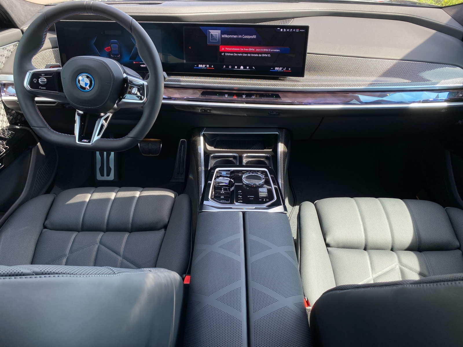 BMW - i7 M70 xDrive Limousine