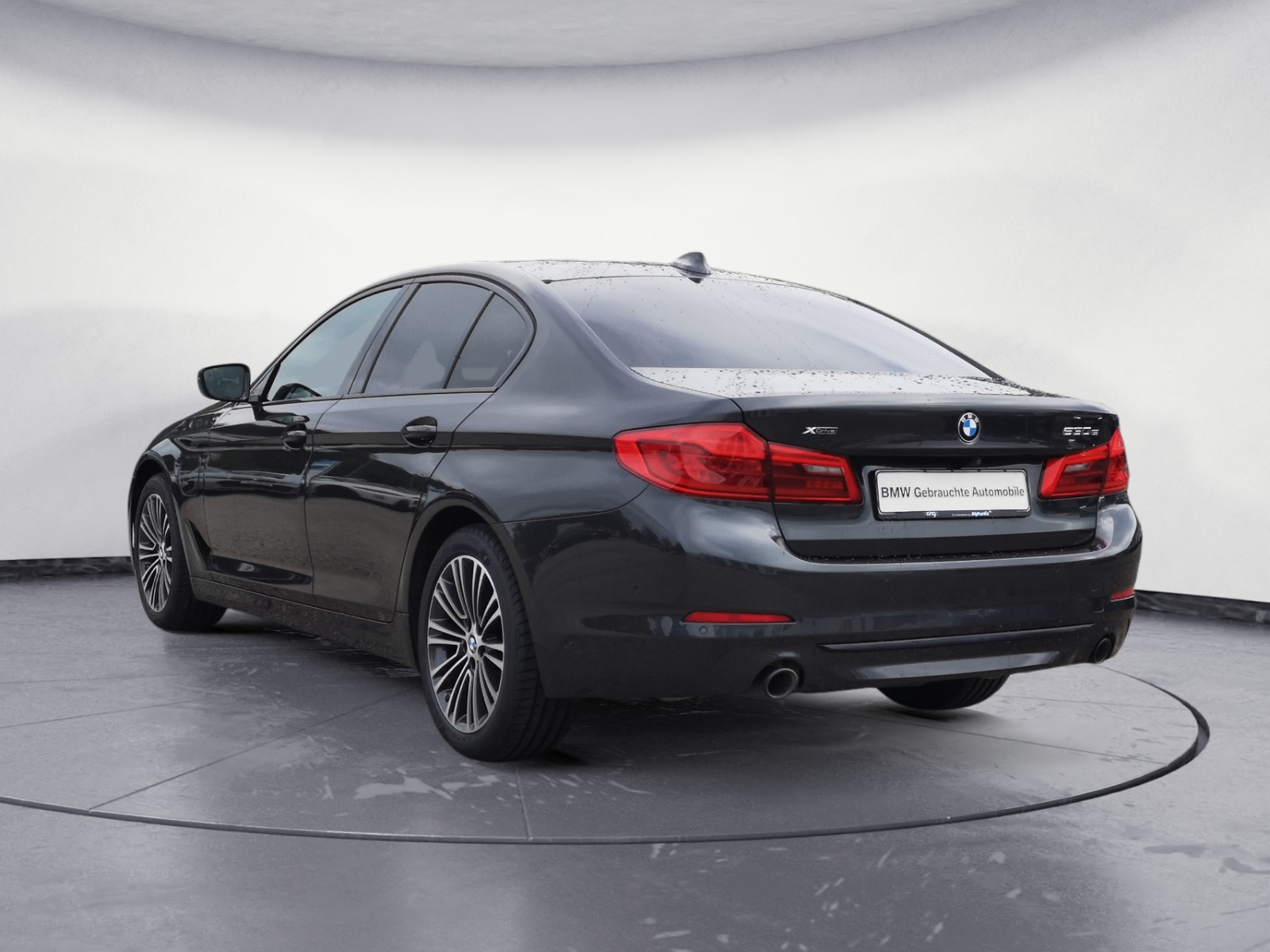 BMW - 530e xDrive Sport Line