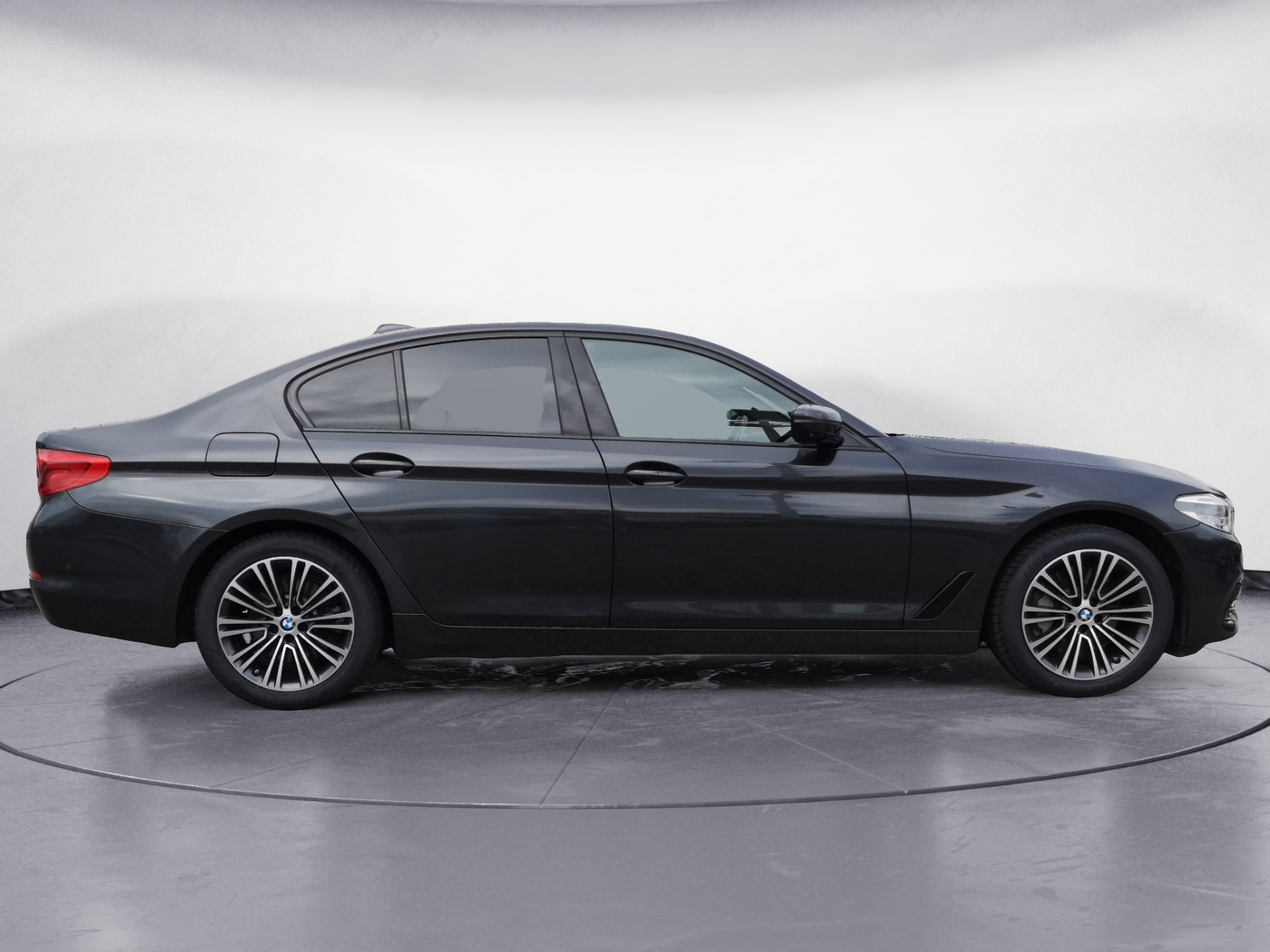 BMW - 530e xDrive Sport Line