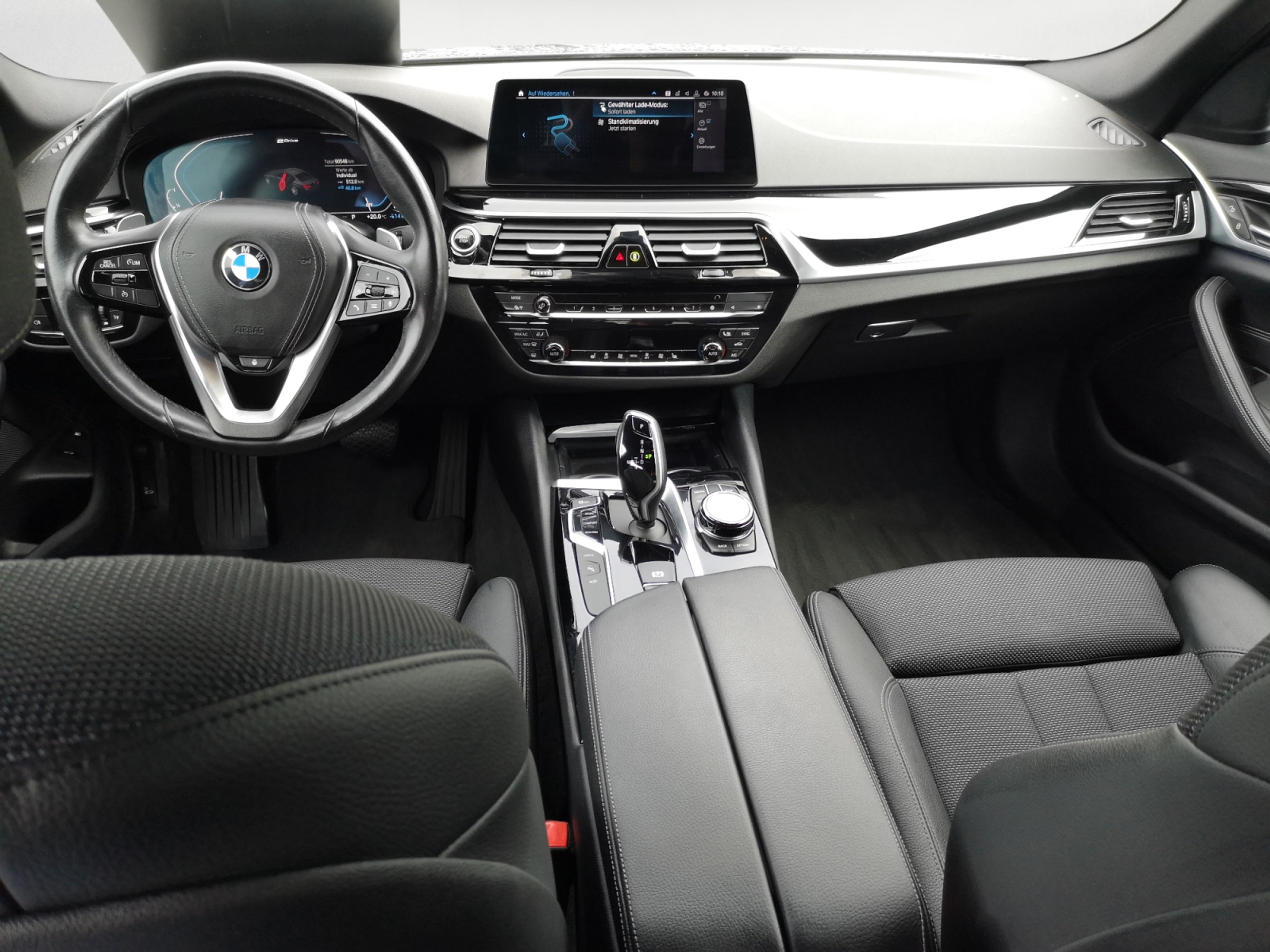 BMW - 530e xDrive Sport Line