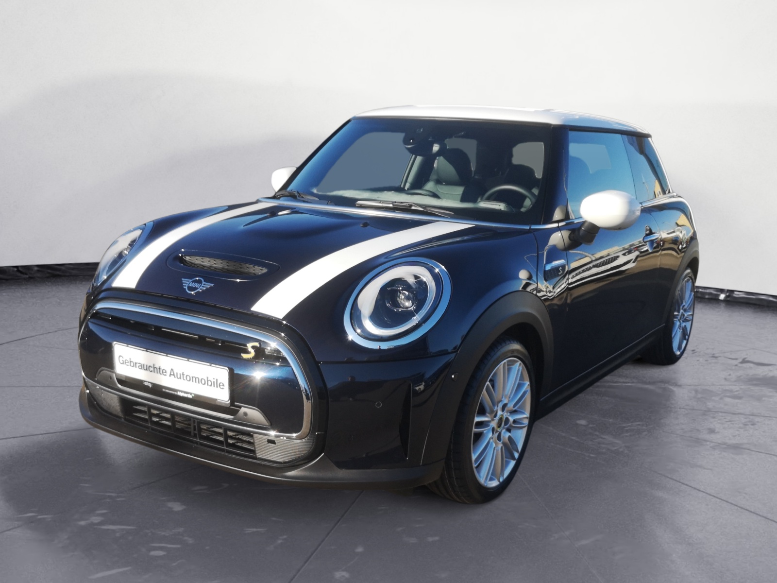 MINI - Cooper SE. Classic Trim