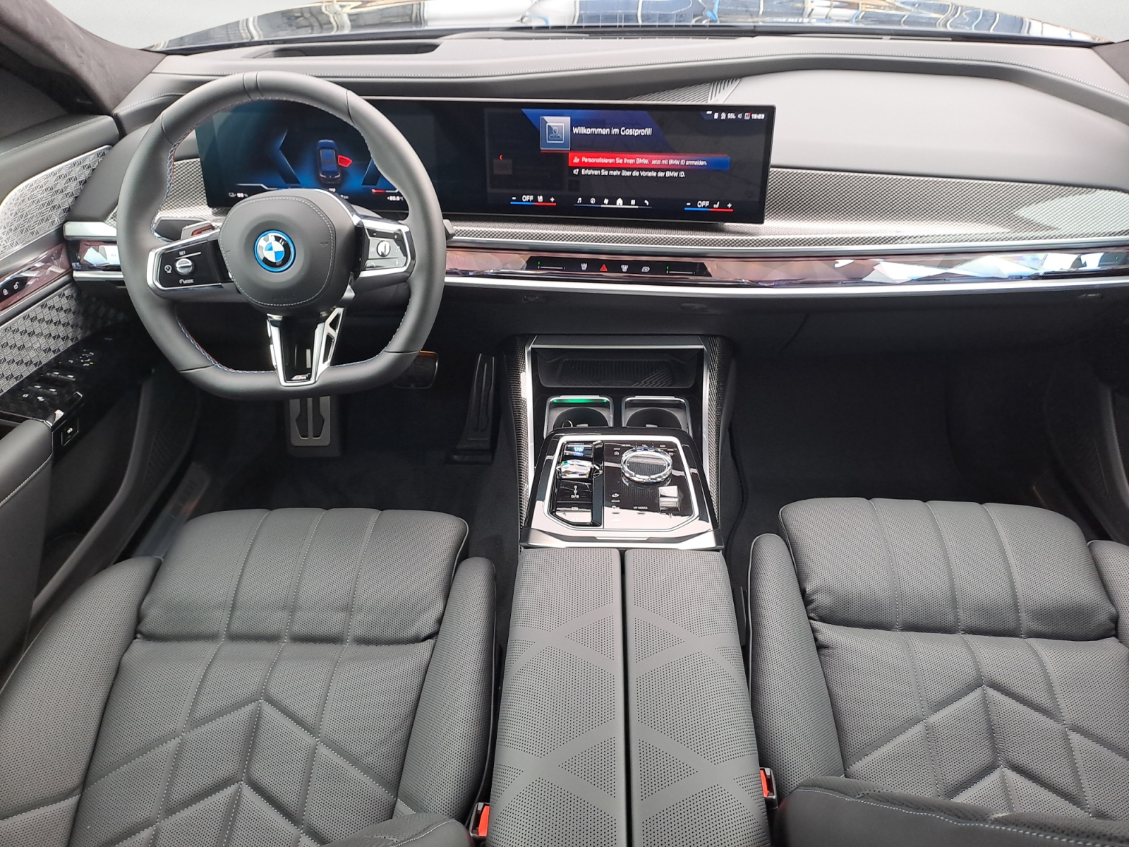 BMW - i7 M70 xDrive Limousine