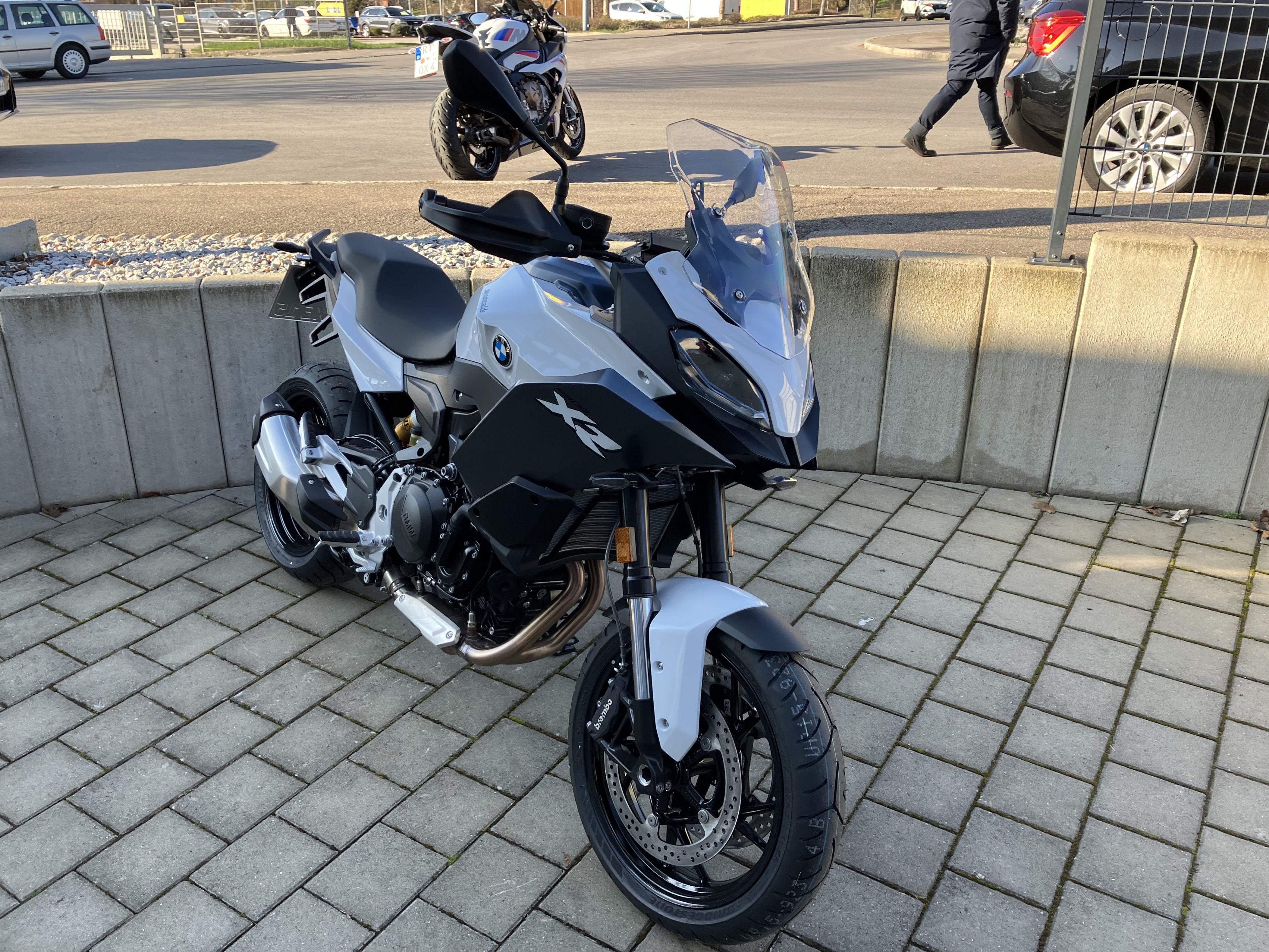 BMW Motorrad - F 900 XR