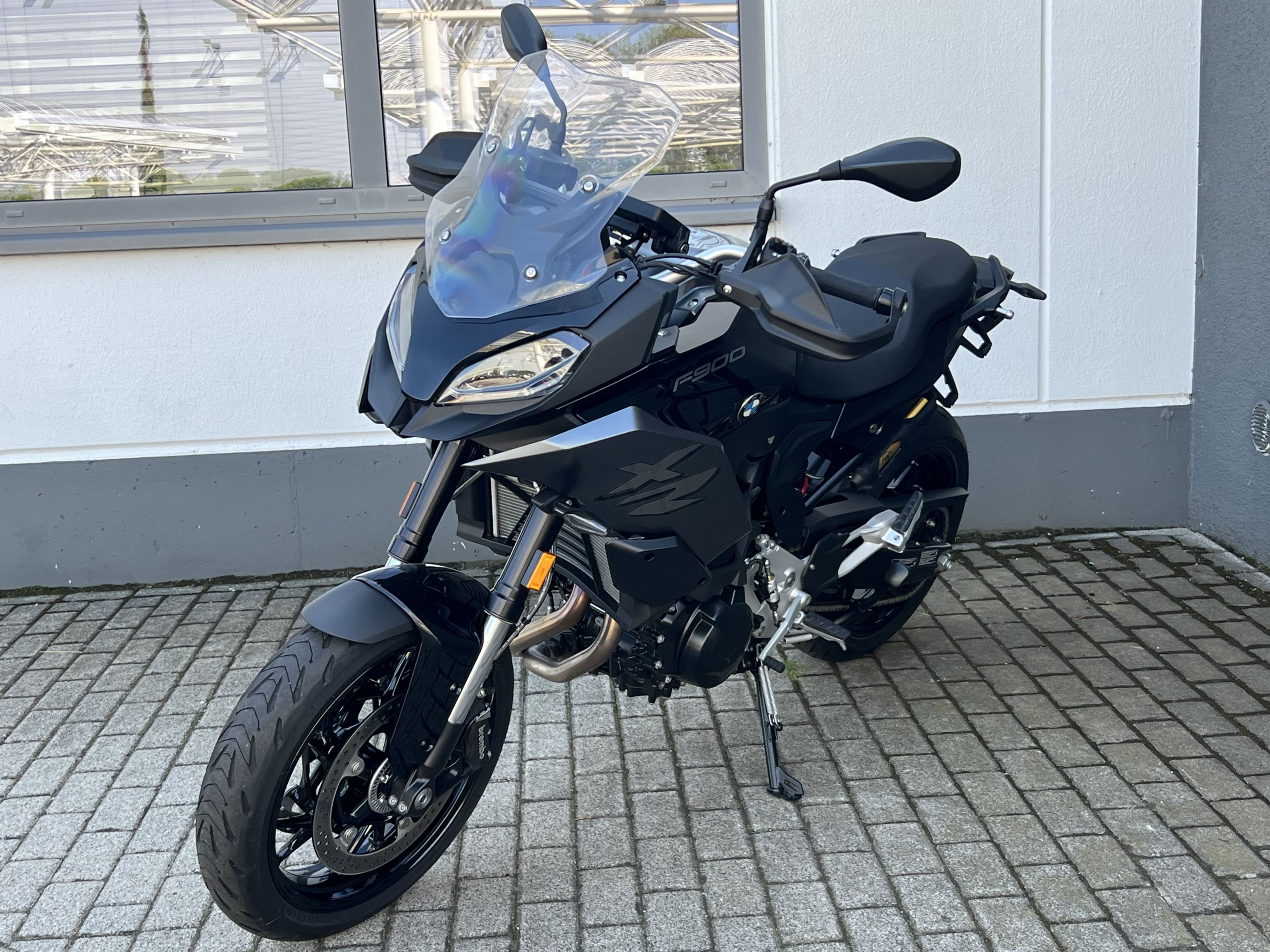 BMW Motorrad - F 900 XR