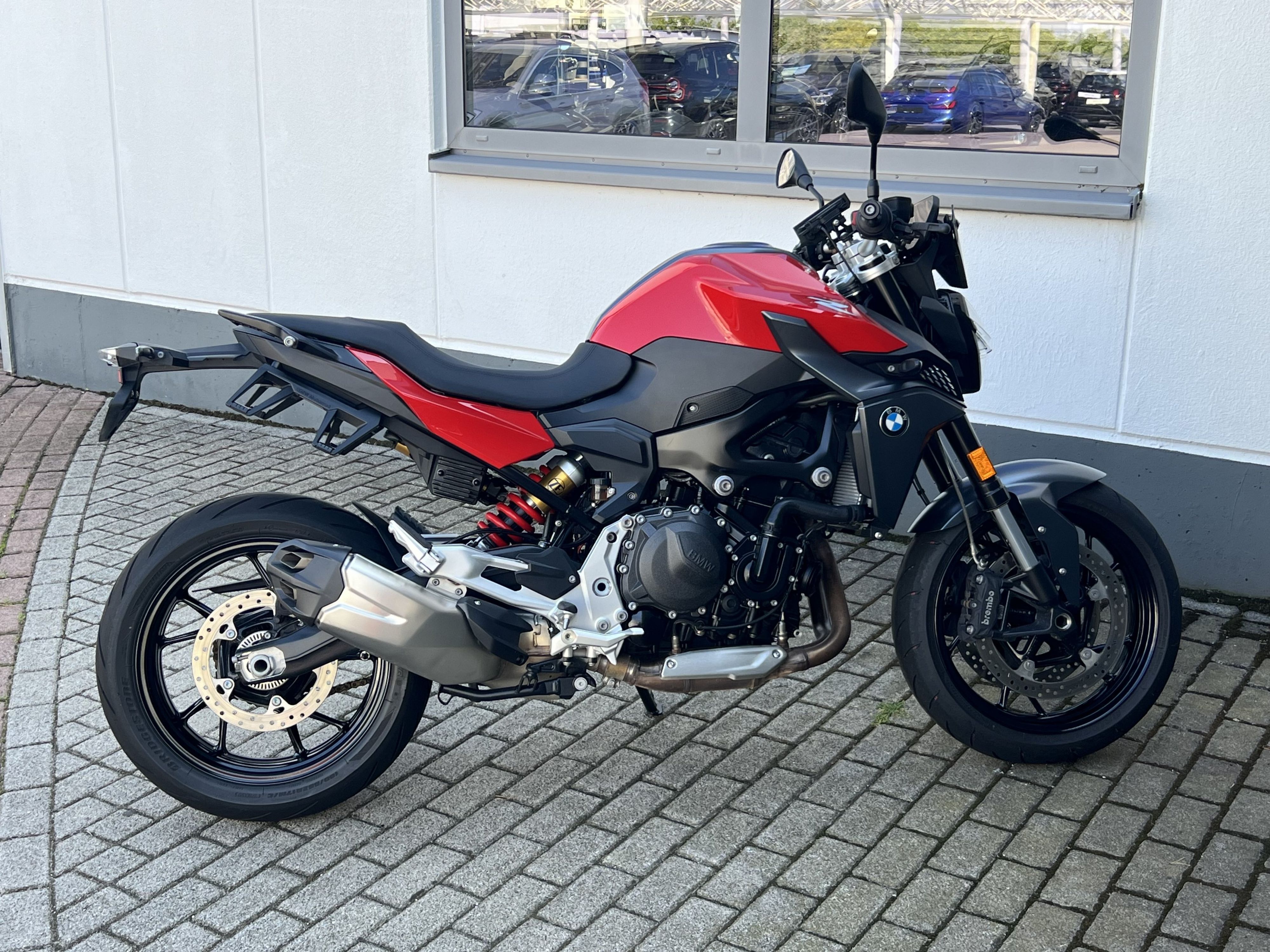 BMW Motorrad - F 900 R