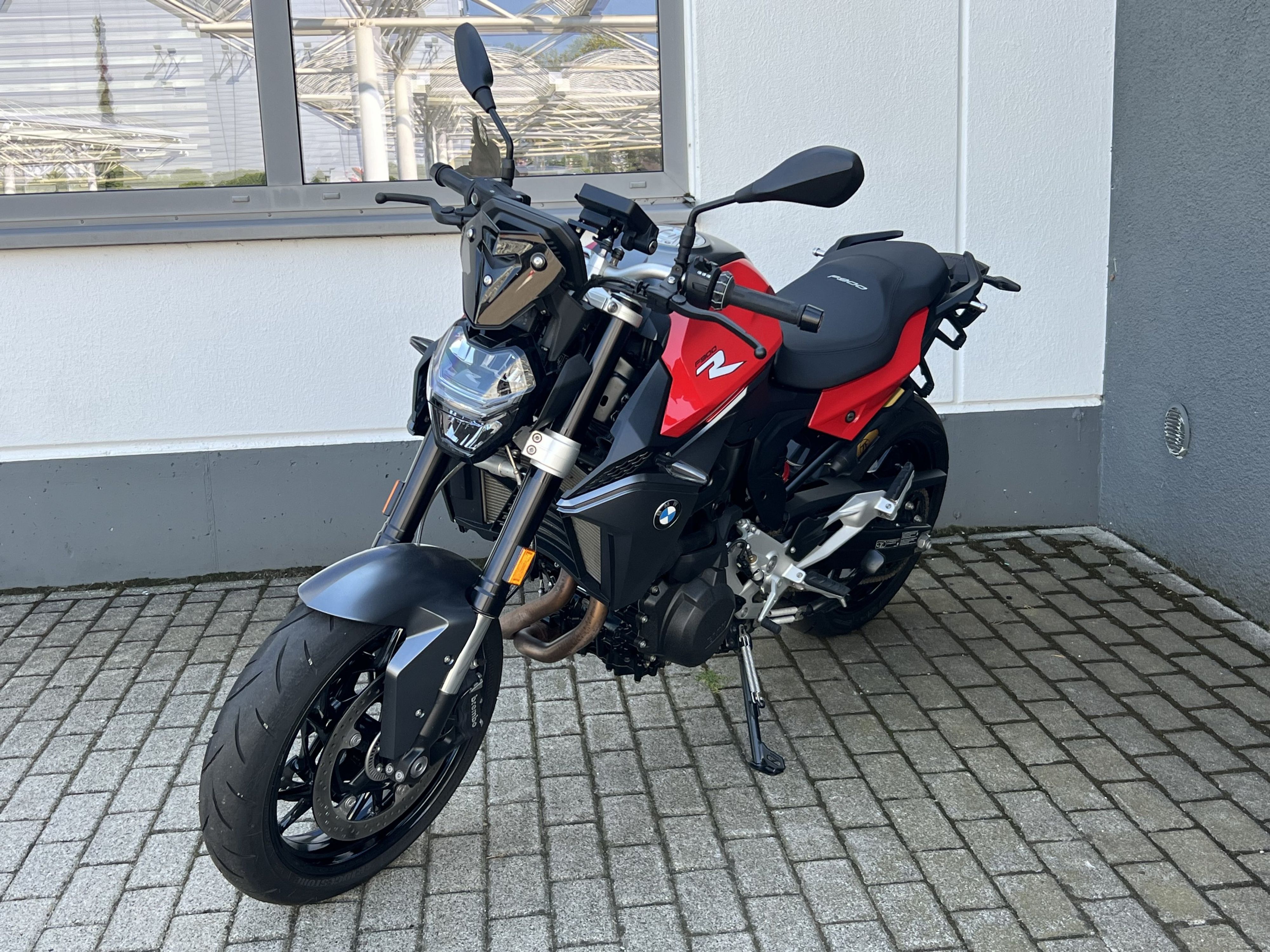 BMW Motorrad - F 900 R