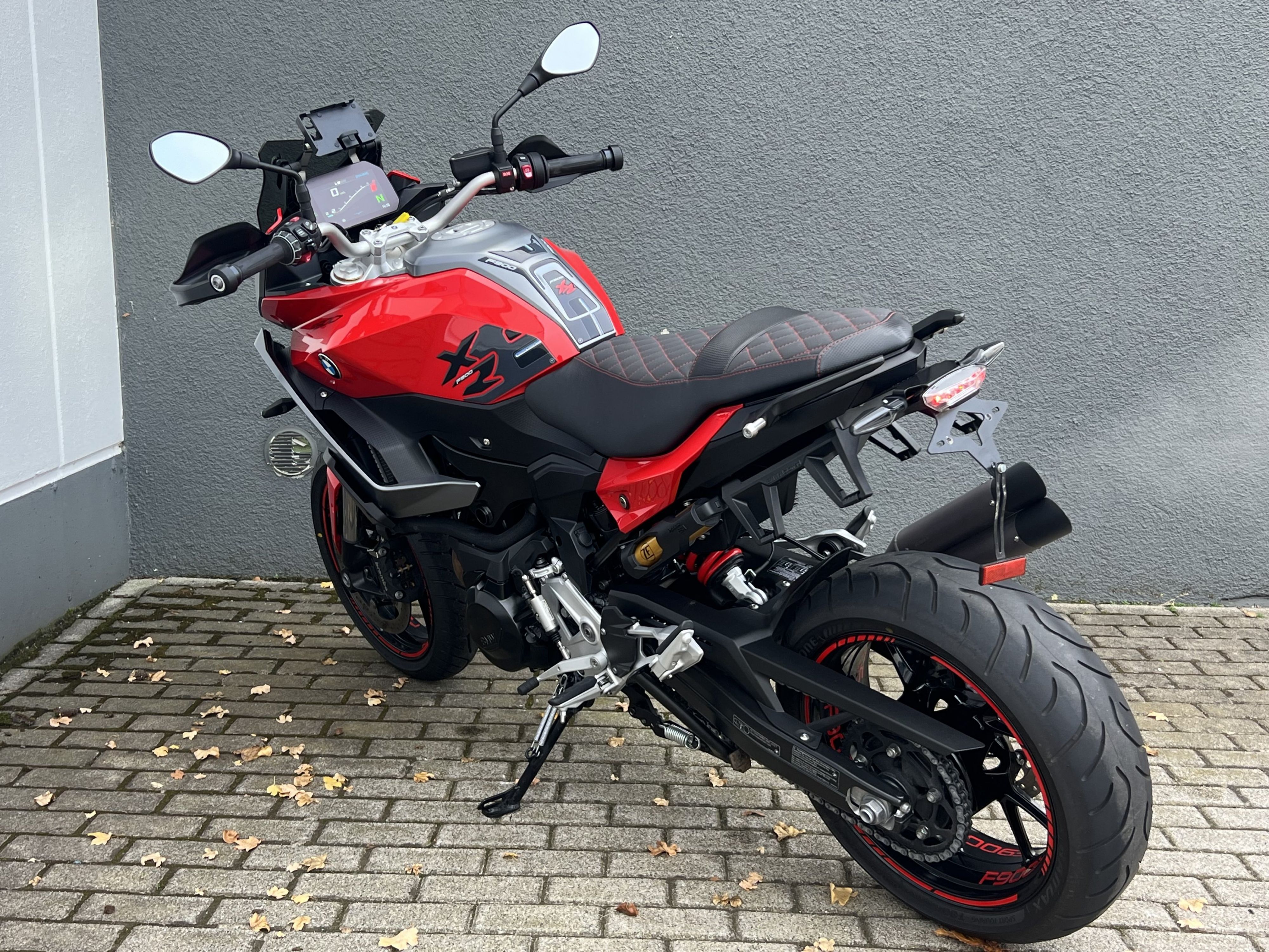 BMW Motorrad - F 900 XR