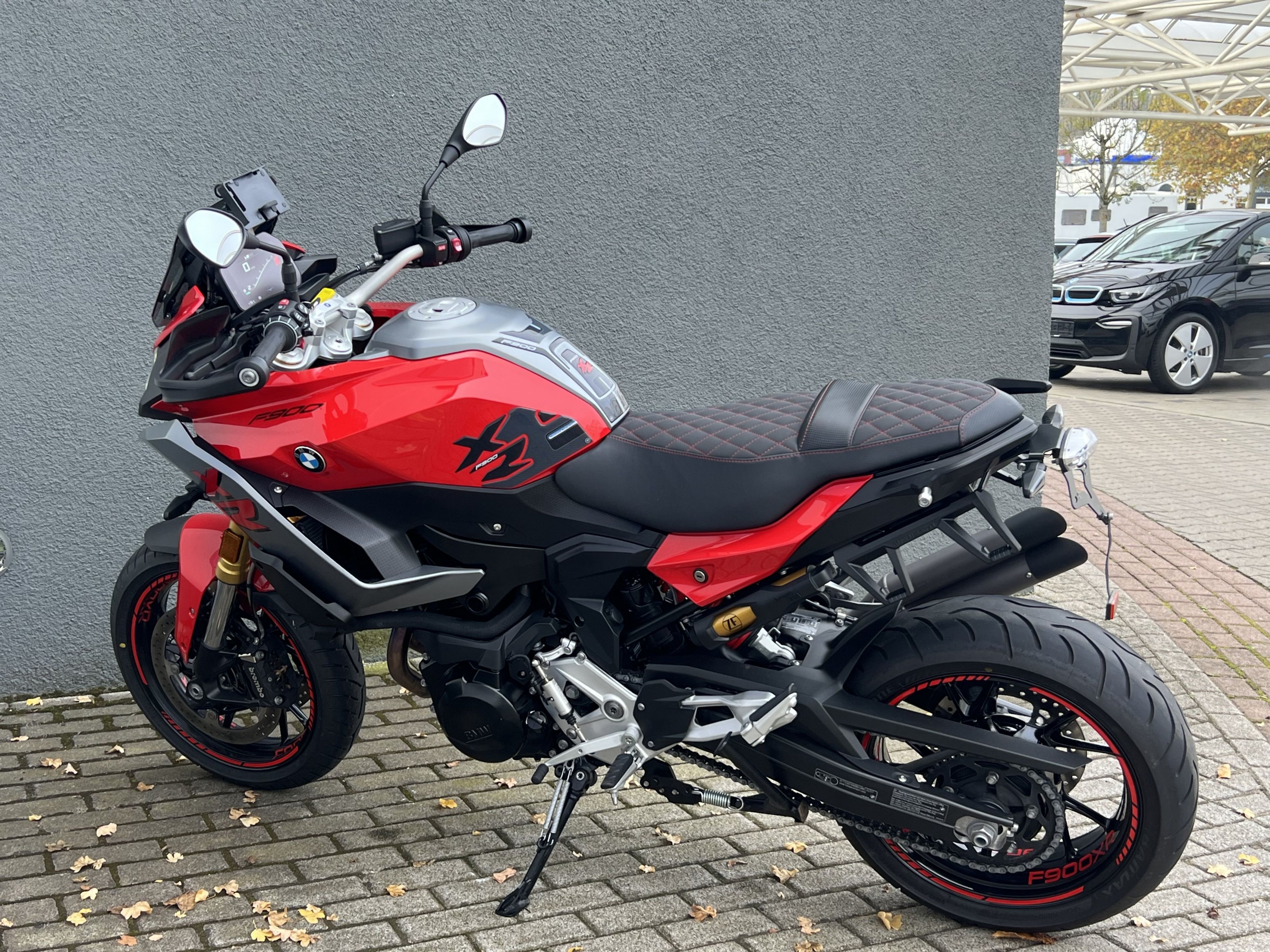 BMW Motorrad - F 900 XR