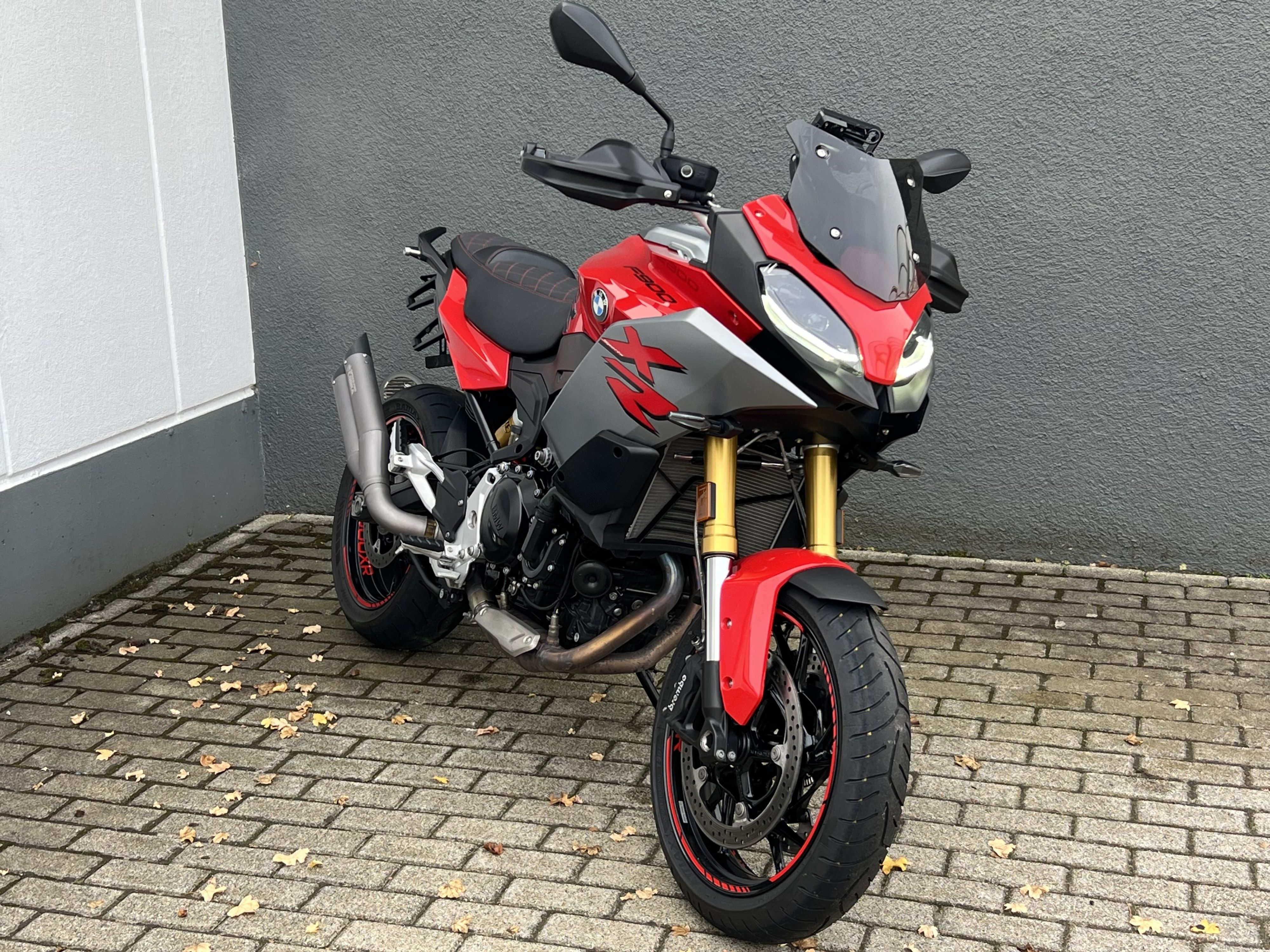 BMW Motorrad - F 900 XR
