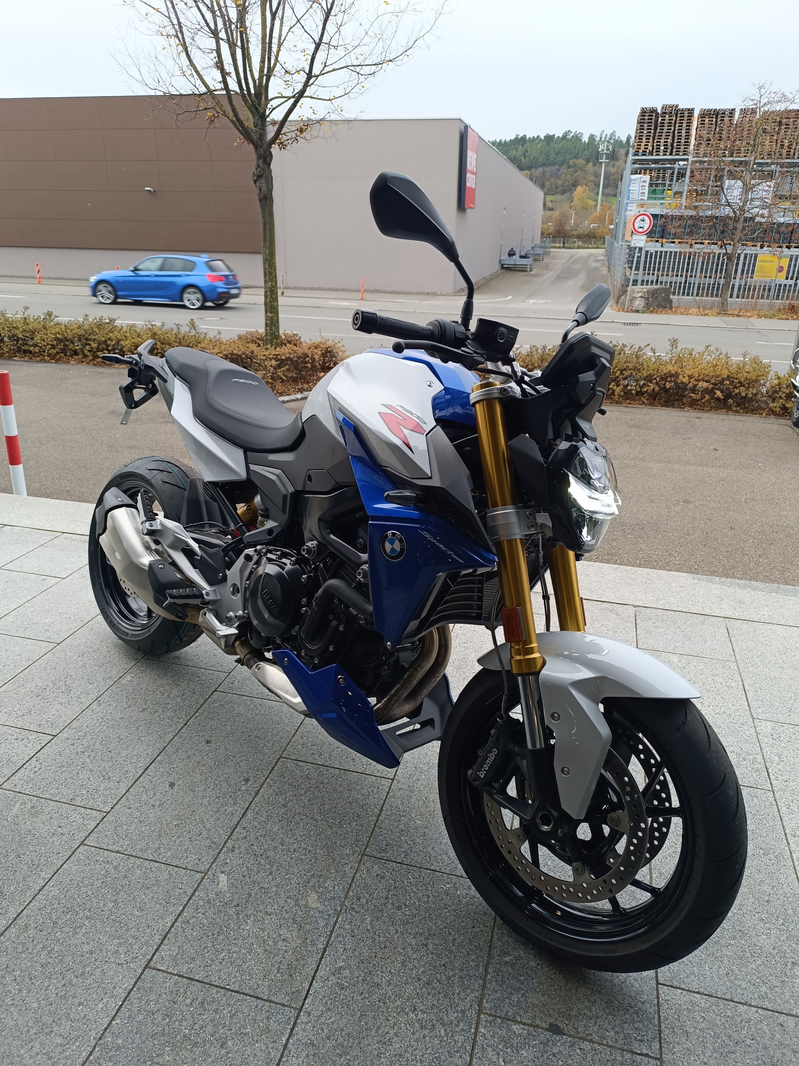 BMW Motorrad - F 900 R A2 mit 1 Jahr Gewährleistung