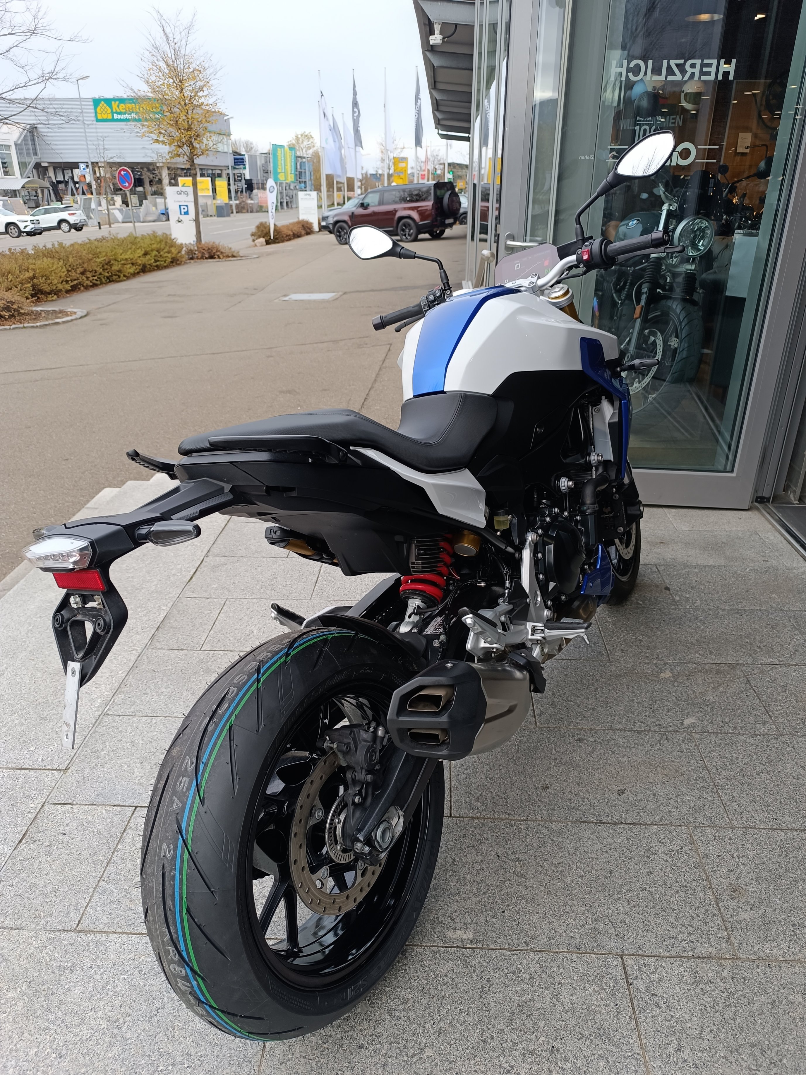 BMW Motorrad - F 900 R A2 mit 1 Jahr Gewährleistung