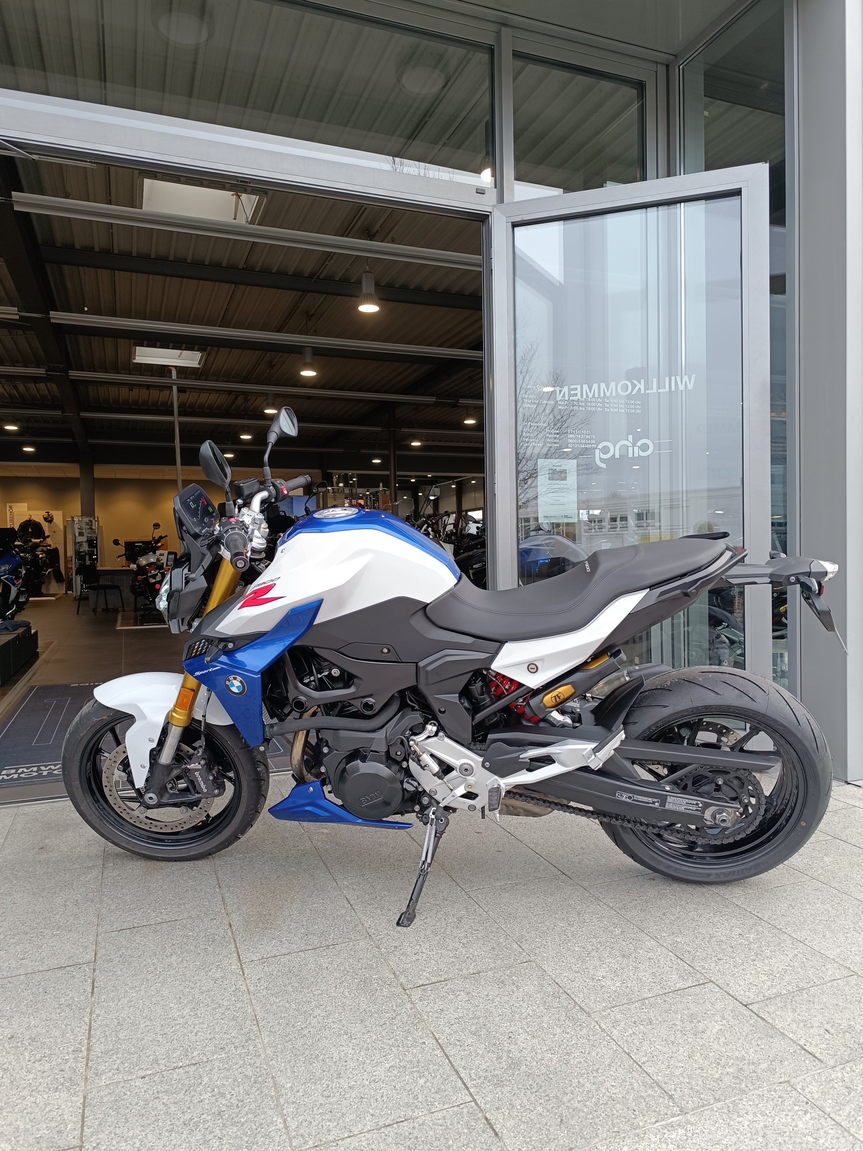 BMW Motorrad - F 900 R A2 mit 1 Jahr Gewährleistung