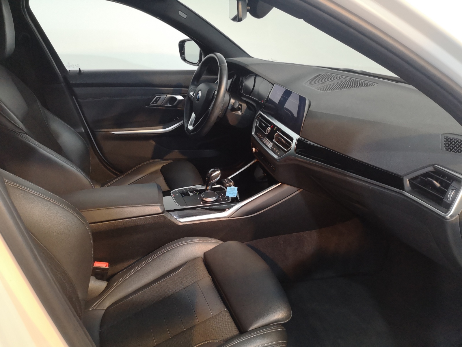 BMW - 330i Touring Sport Line Automatic