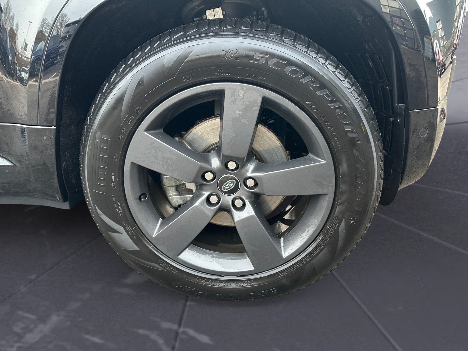 Land Rover - Defender 110 D250 X-Dynamic SE