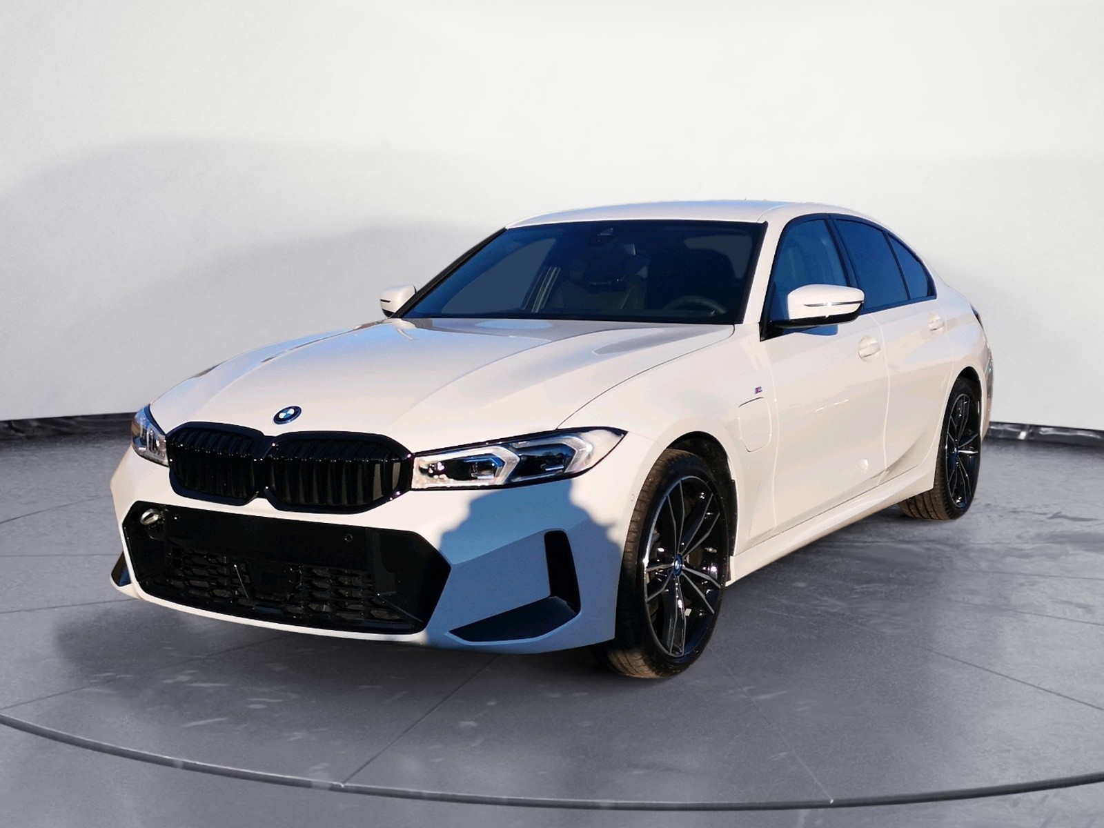 BMW - 330e xDrive Limousine