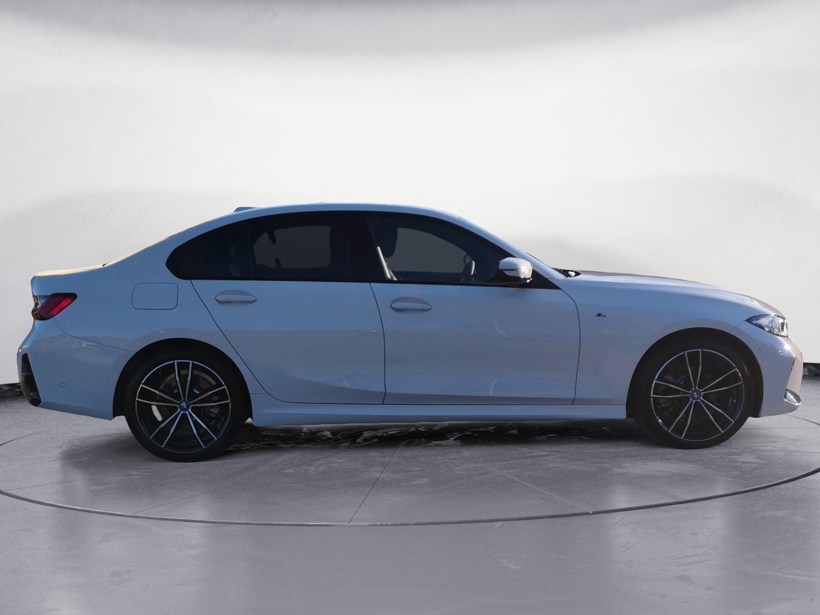 BMW - 330e xDrive Limousine