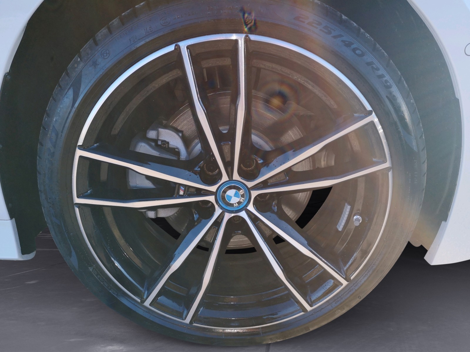 BMW - 330e xDrive Limousine