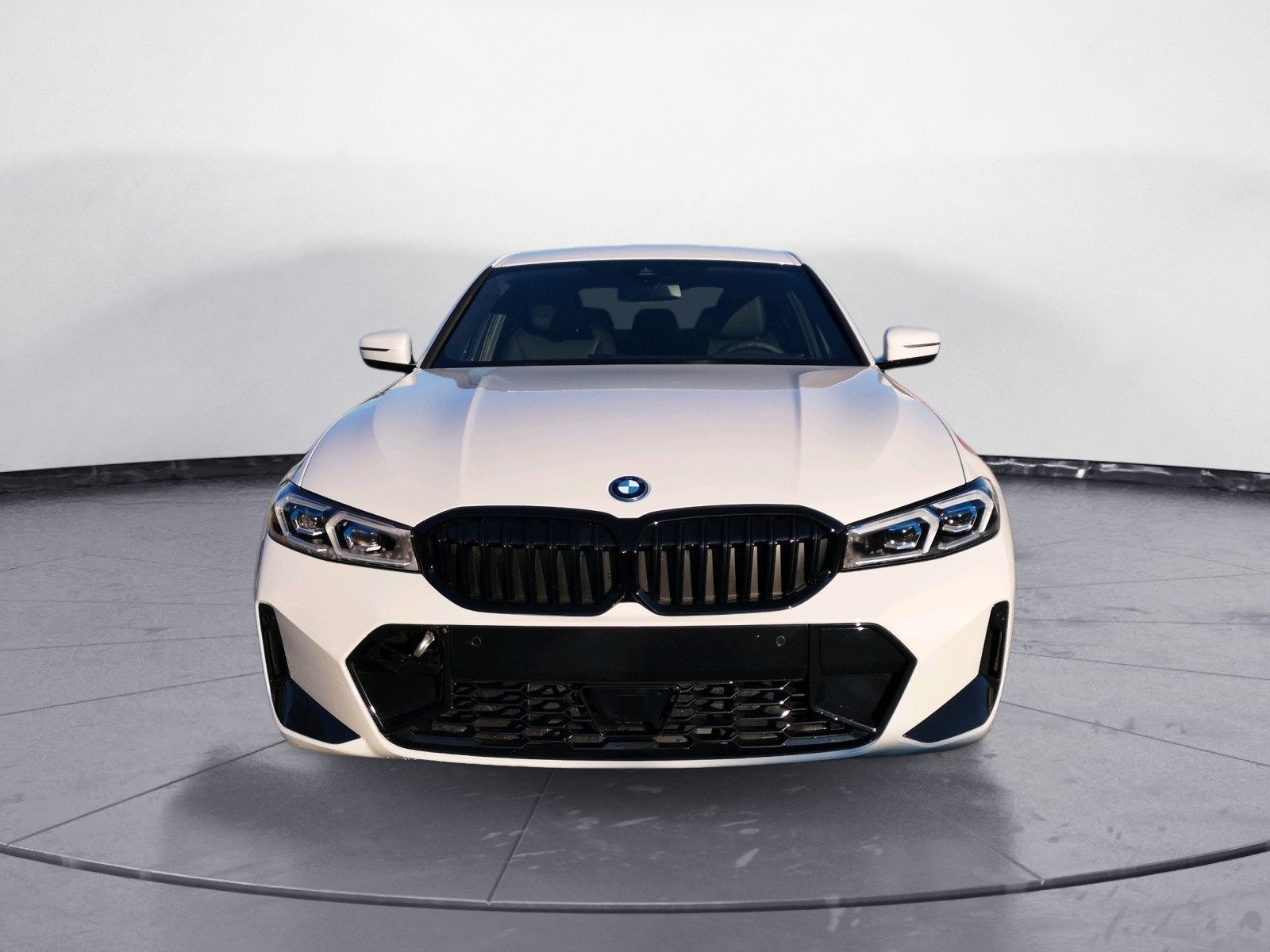 BMW - 330e xDrive Limousine