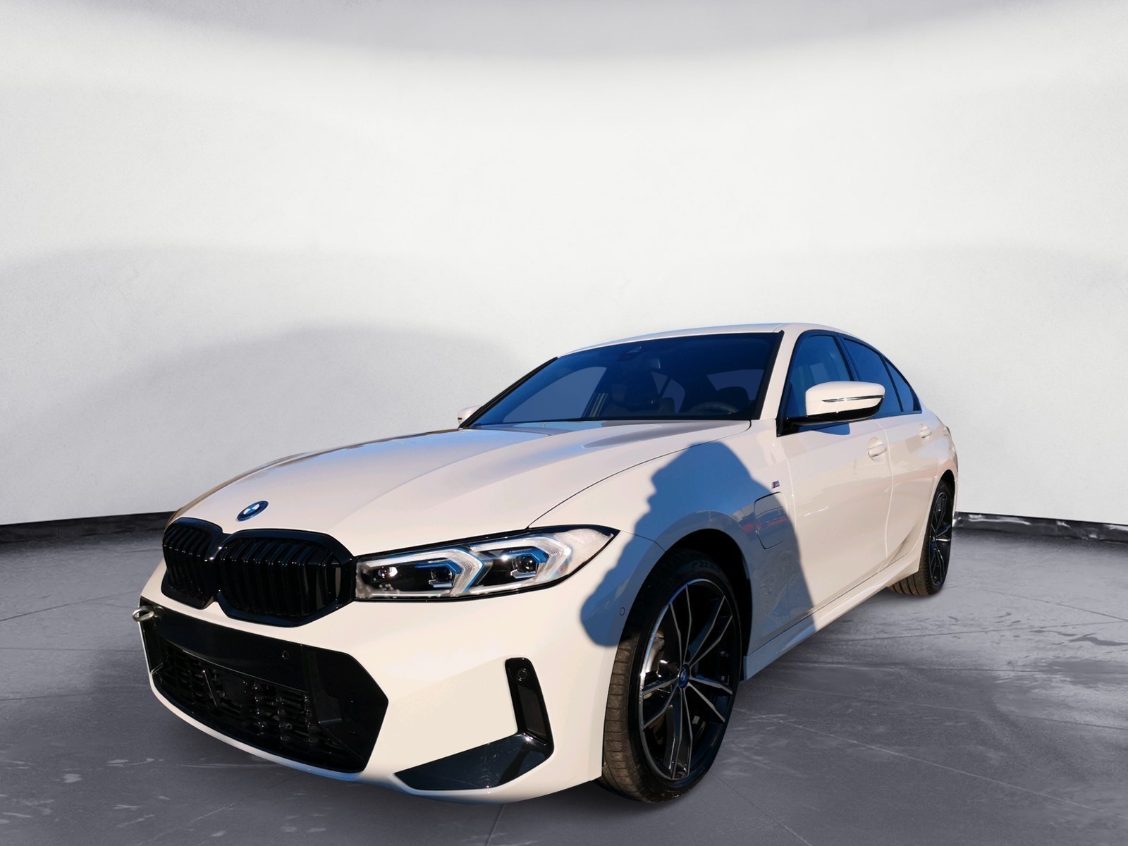 BMW - 330e xDrive Limousine