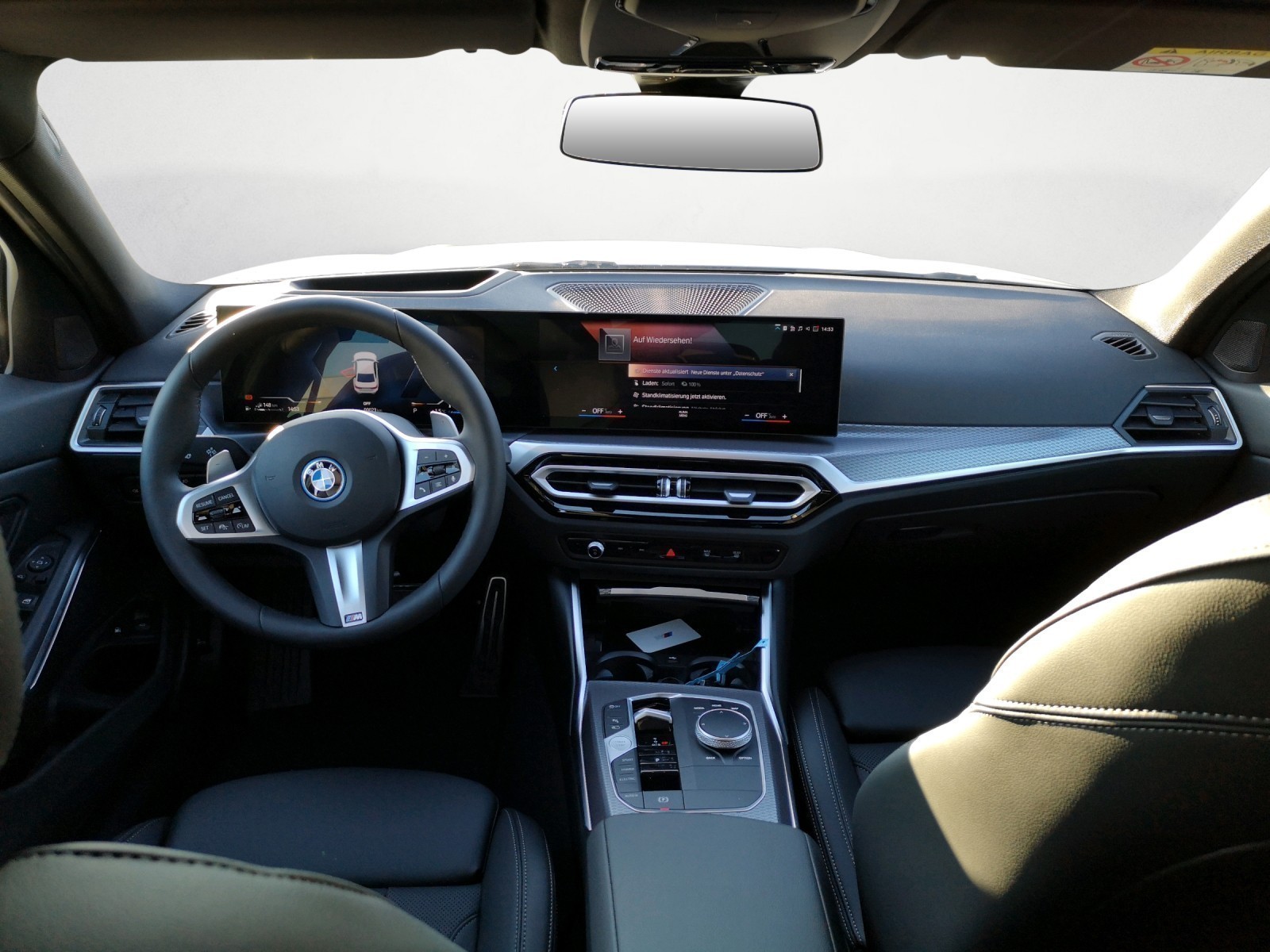 BMW - 330e xDrive Limousine