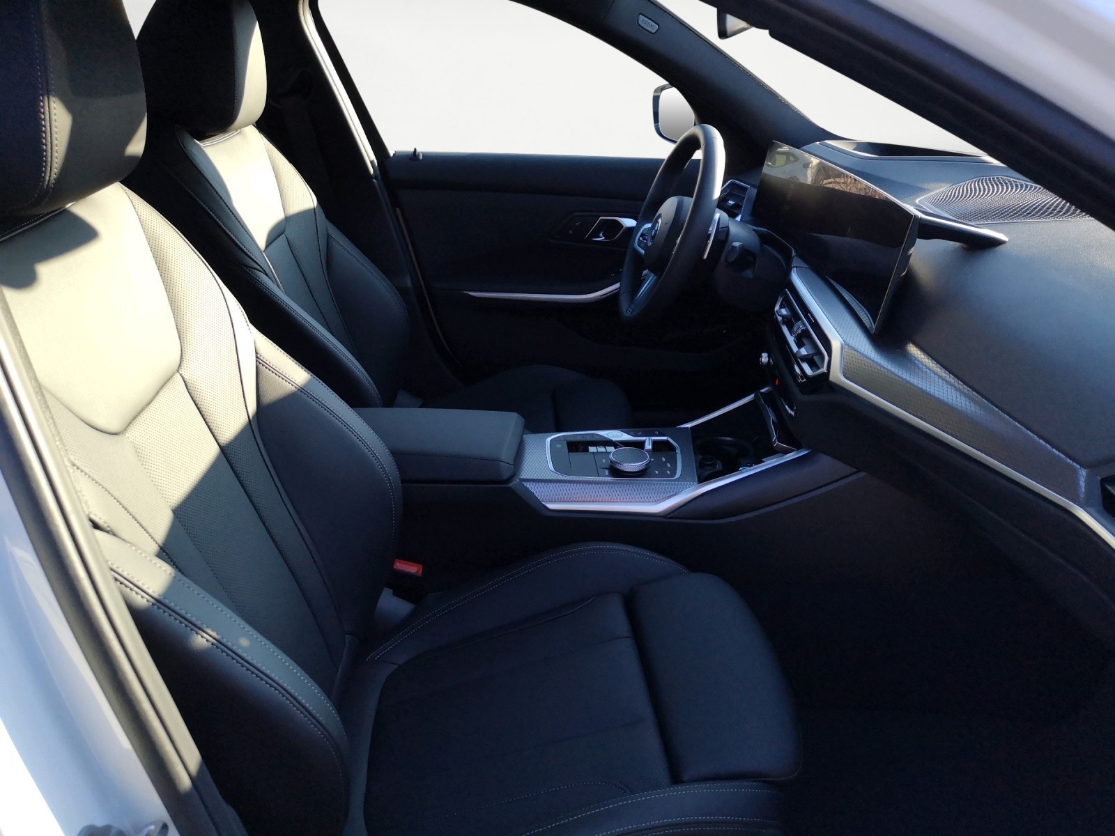 BMW - 330e xDrive Limousine