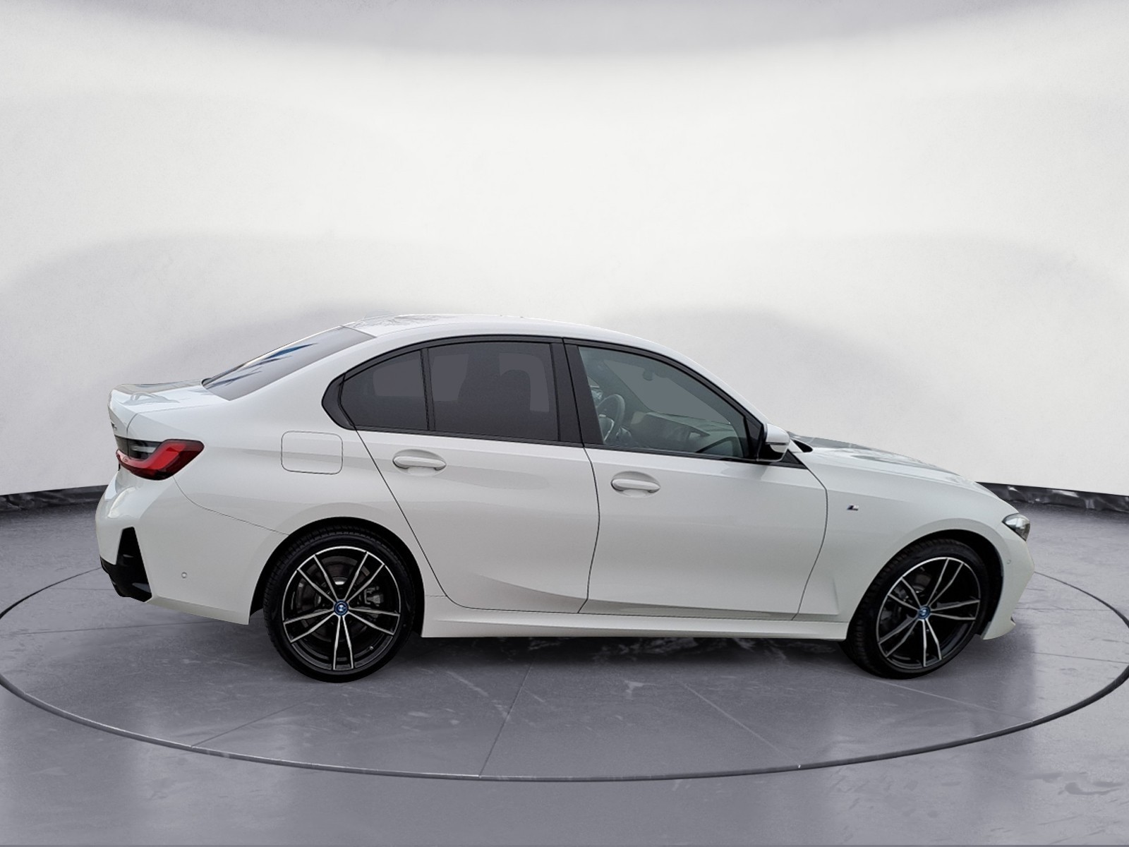 BMW - 330e xDrive Limousine