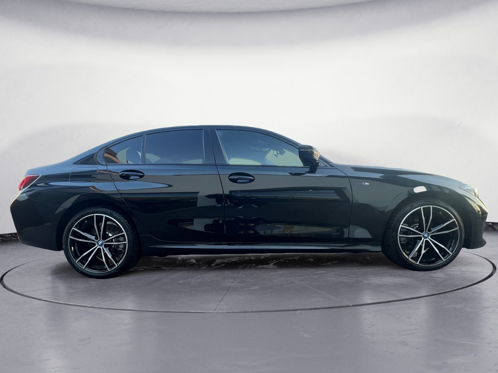 BMW - 330e xDrive Limousine