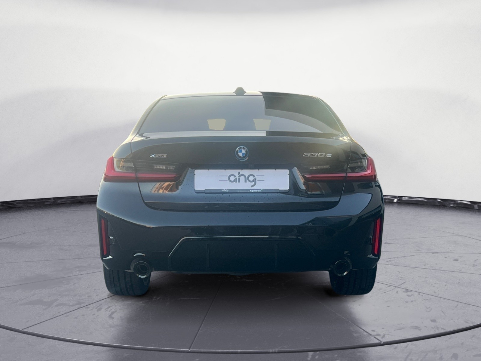 BMW - 330e xDrive Limousine