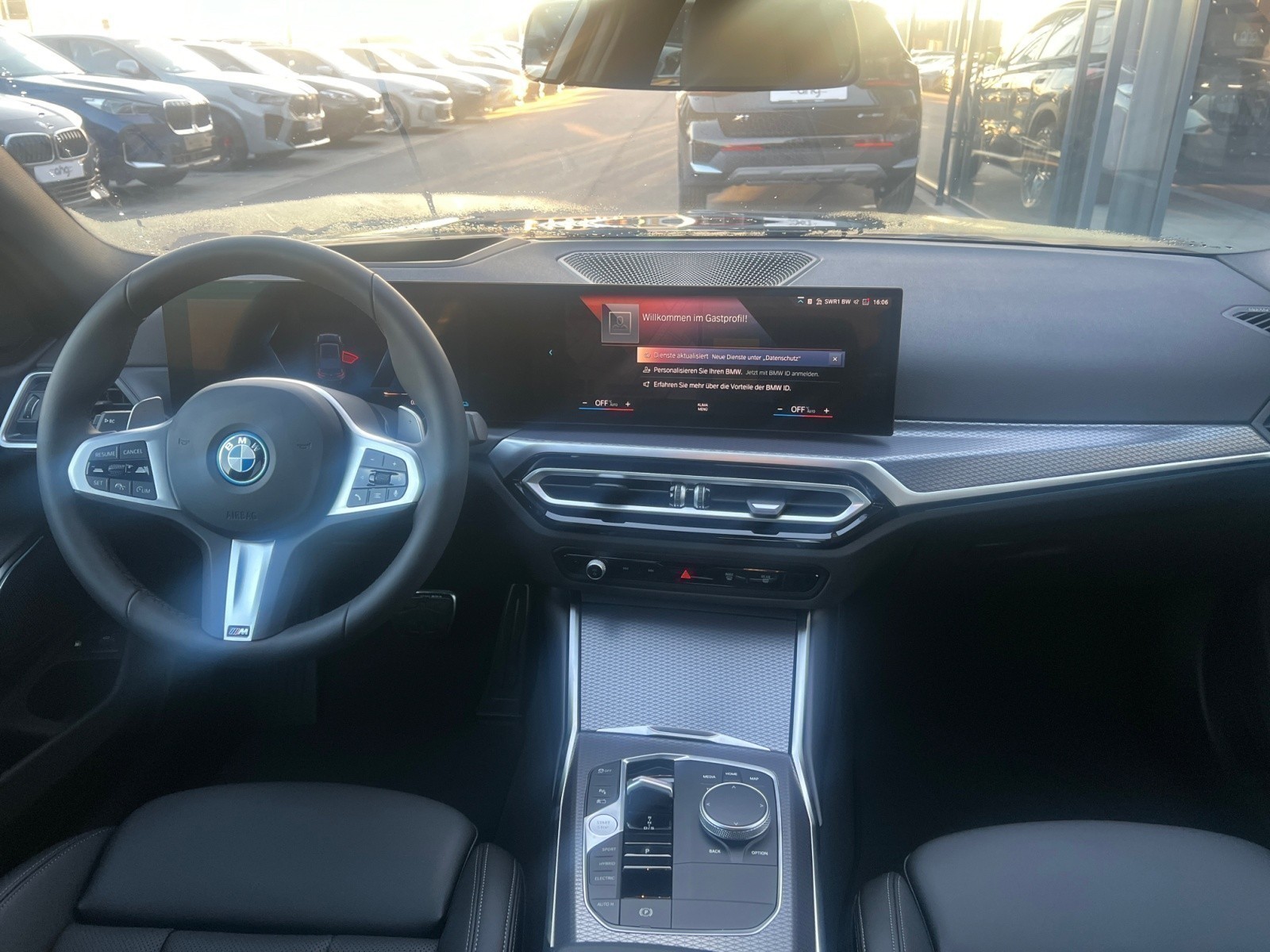 BMW - 330e xDrive Limousine