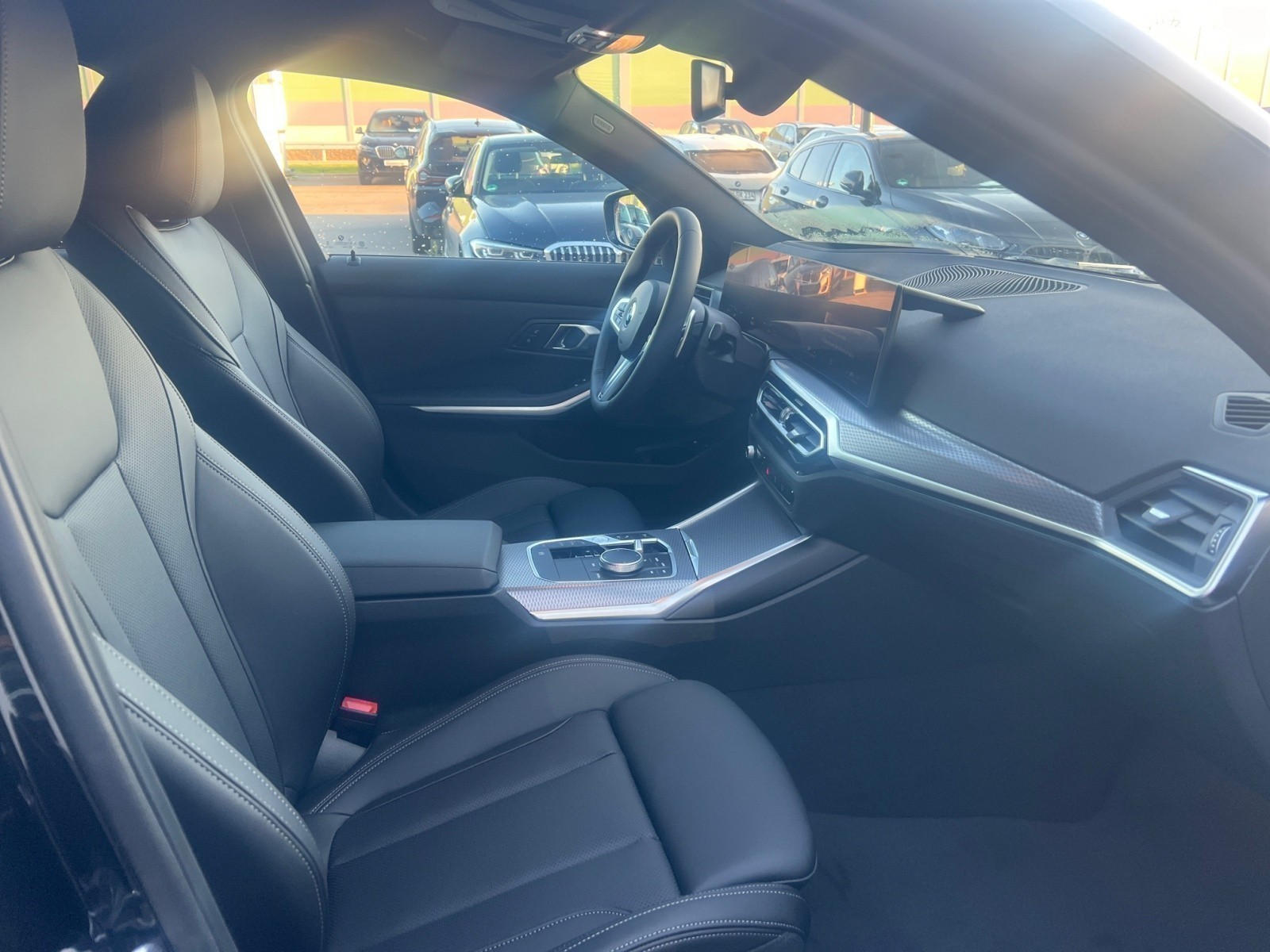 BMW - 330e xDrive Limousine