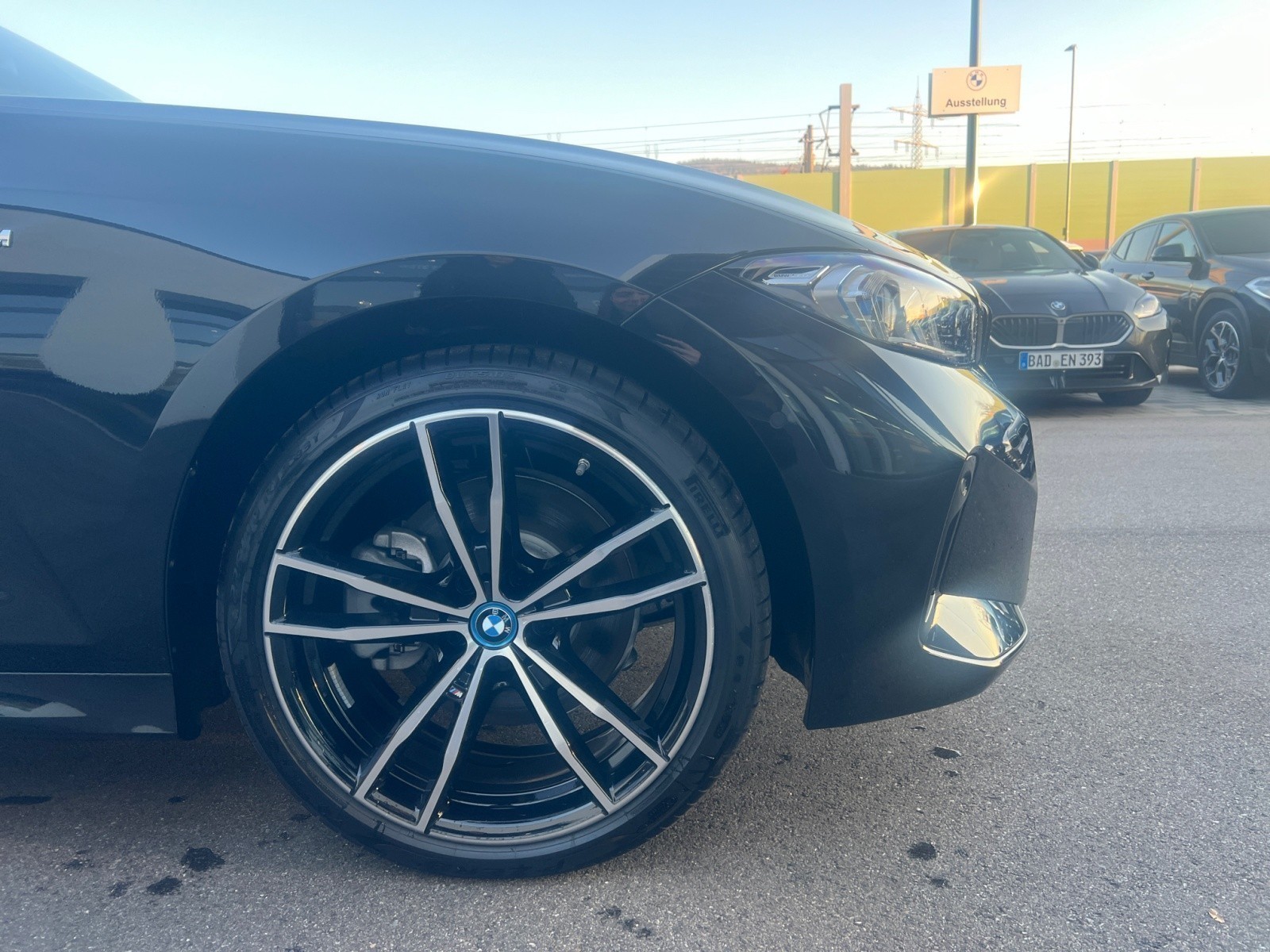 BMW - 330e xDrive Limousine