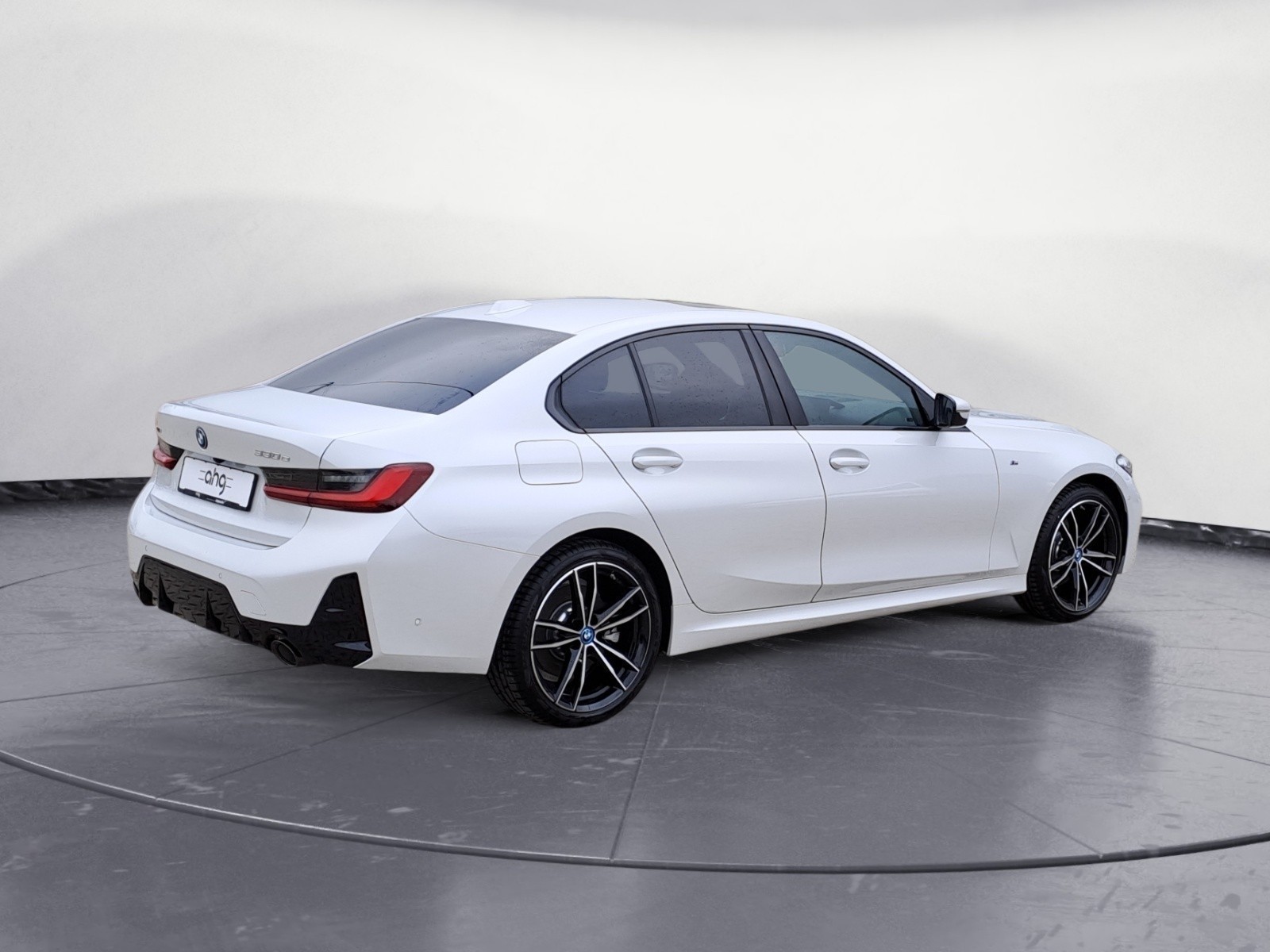 BMW - 330e xDrive Limousine