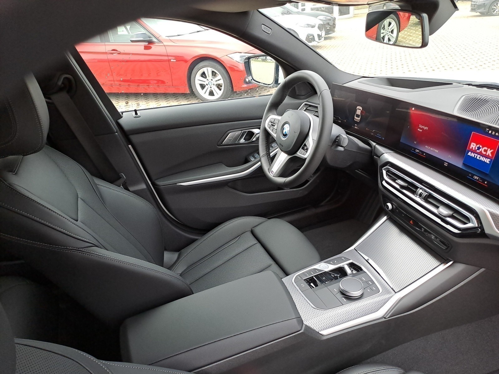 BMW - 330e xDrive Limousine