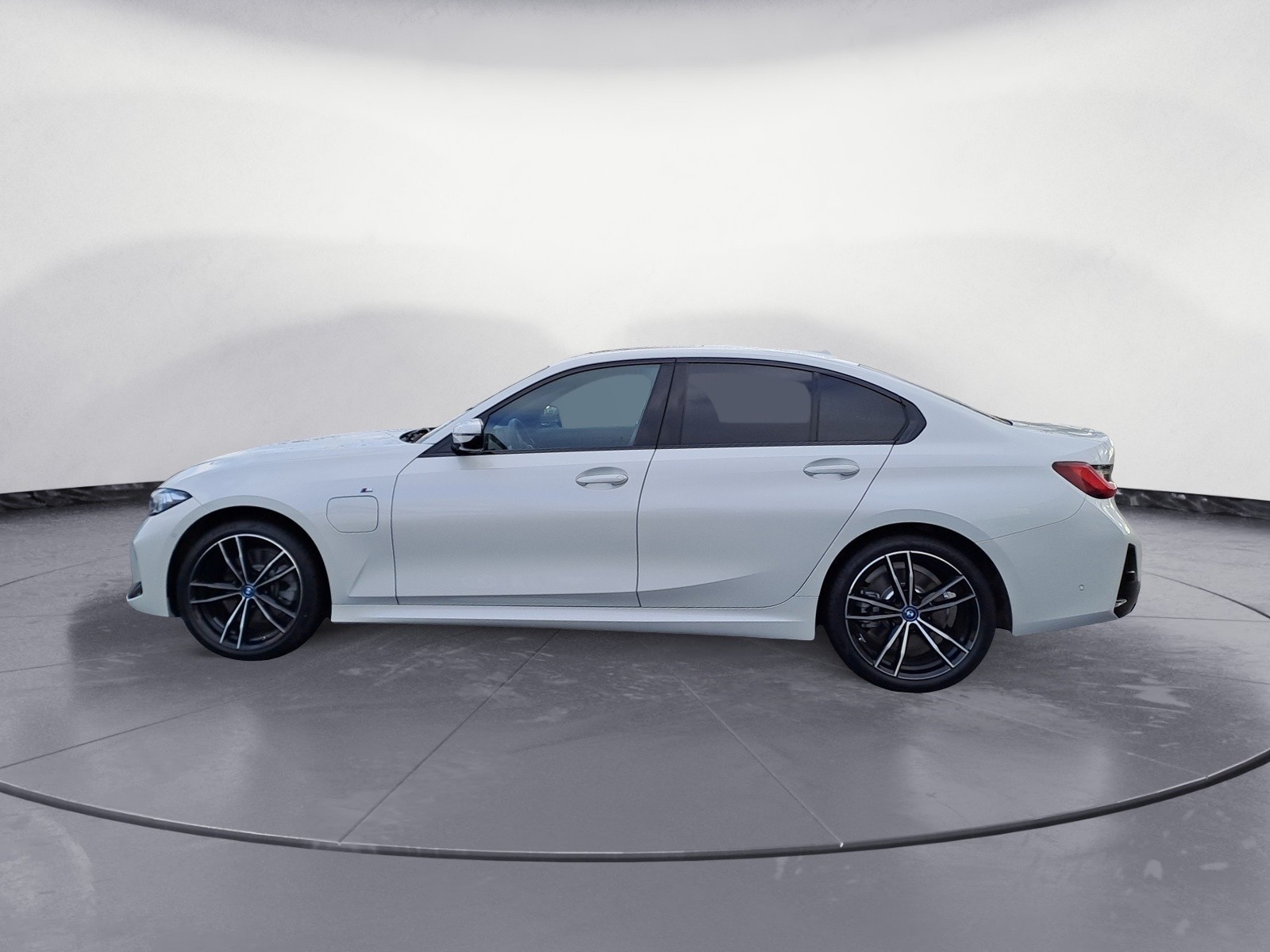 BMW - 330e xDrive Limousine