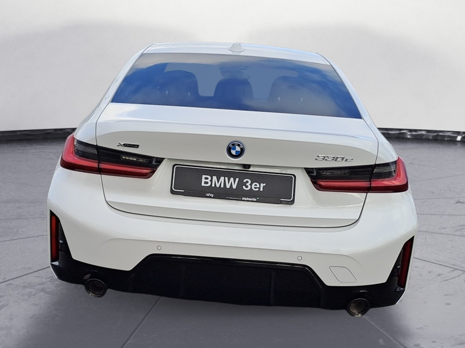 BMW - 330e xDrive Limousine