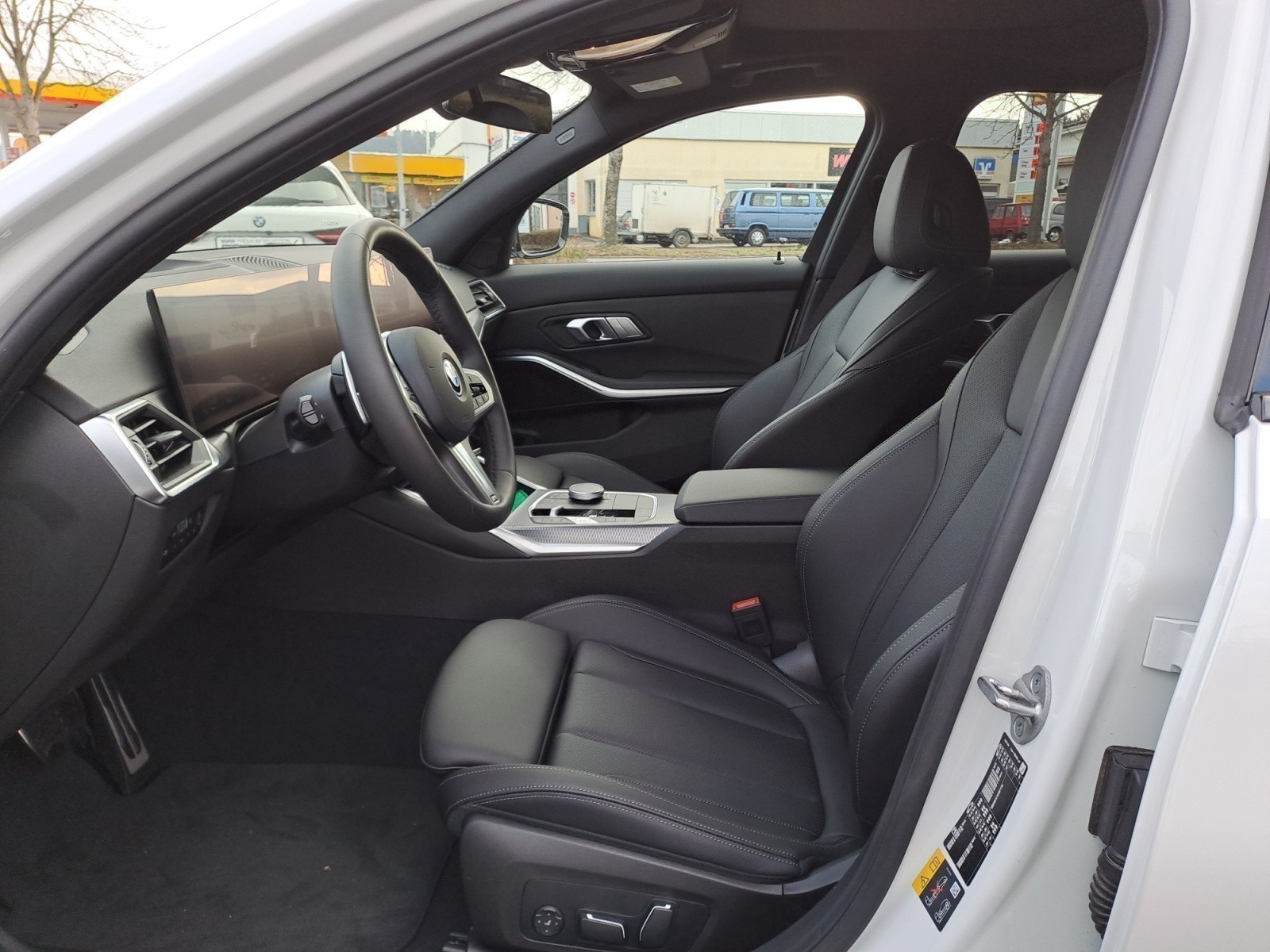 BMW - 330e xDrive Limousine