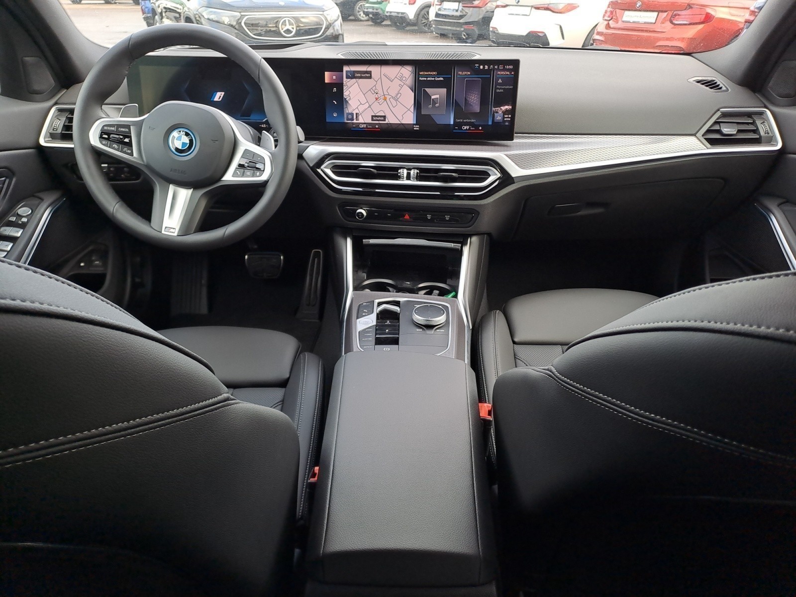 BMW - 330e xDrive Limousine