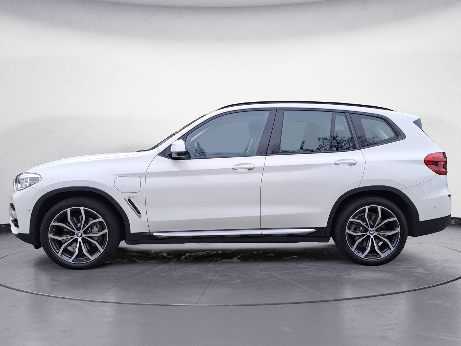 BMW - X3 xDrive30e xLine