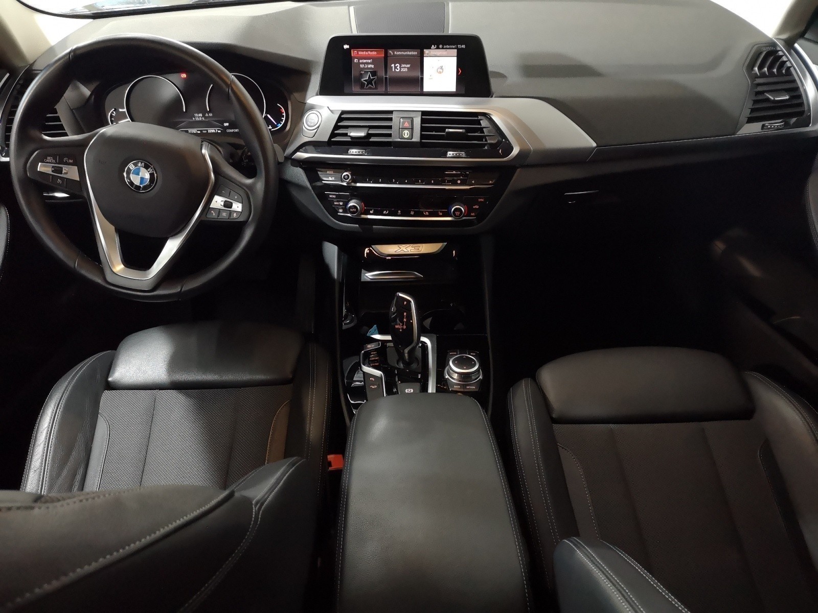 BMW - X3 xDrive20d ADVANTAGE AT