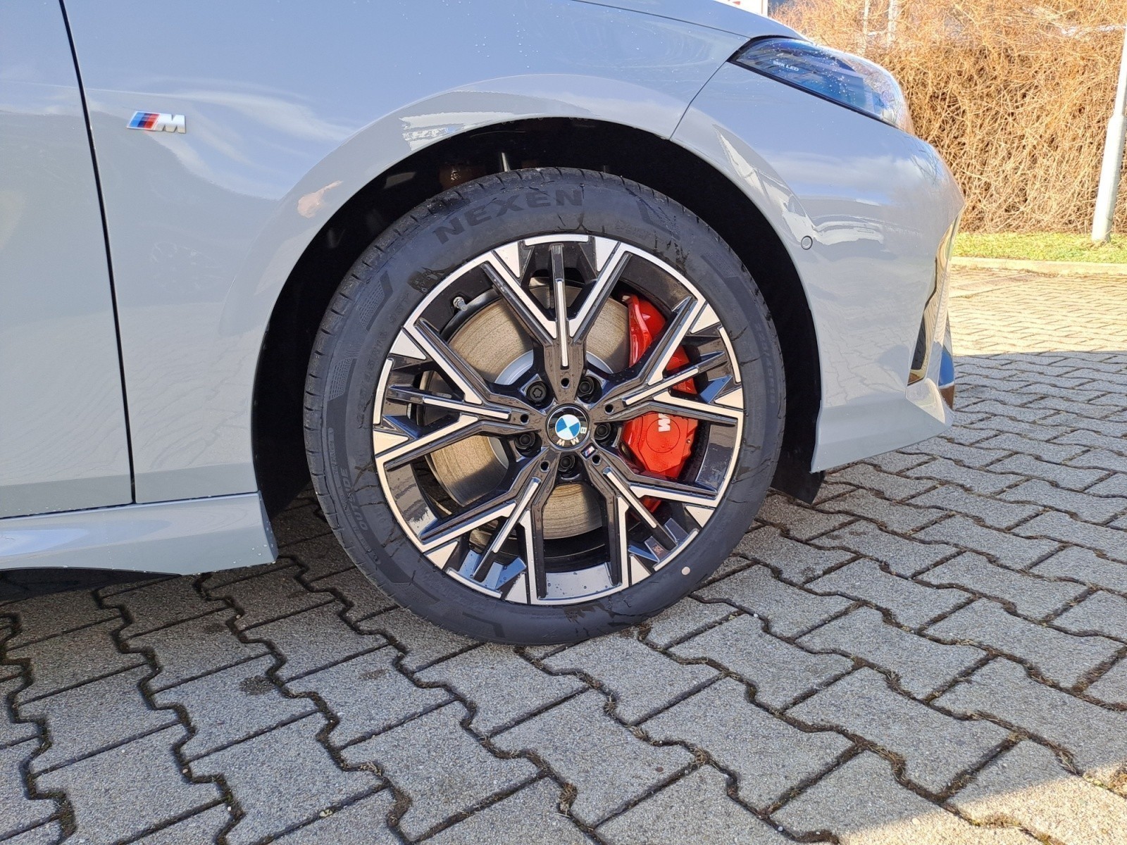 BMW - 120