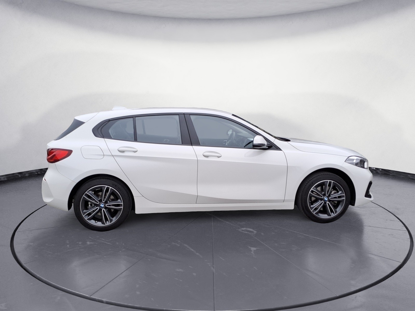 BMW - 118i Sport Line