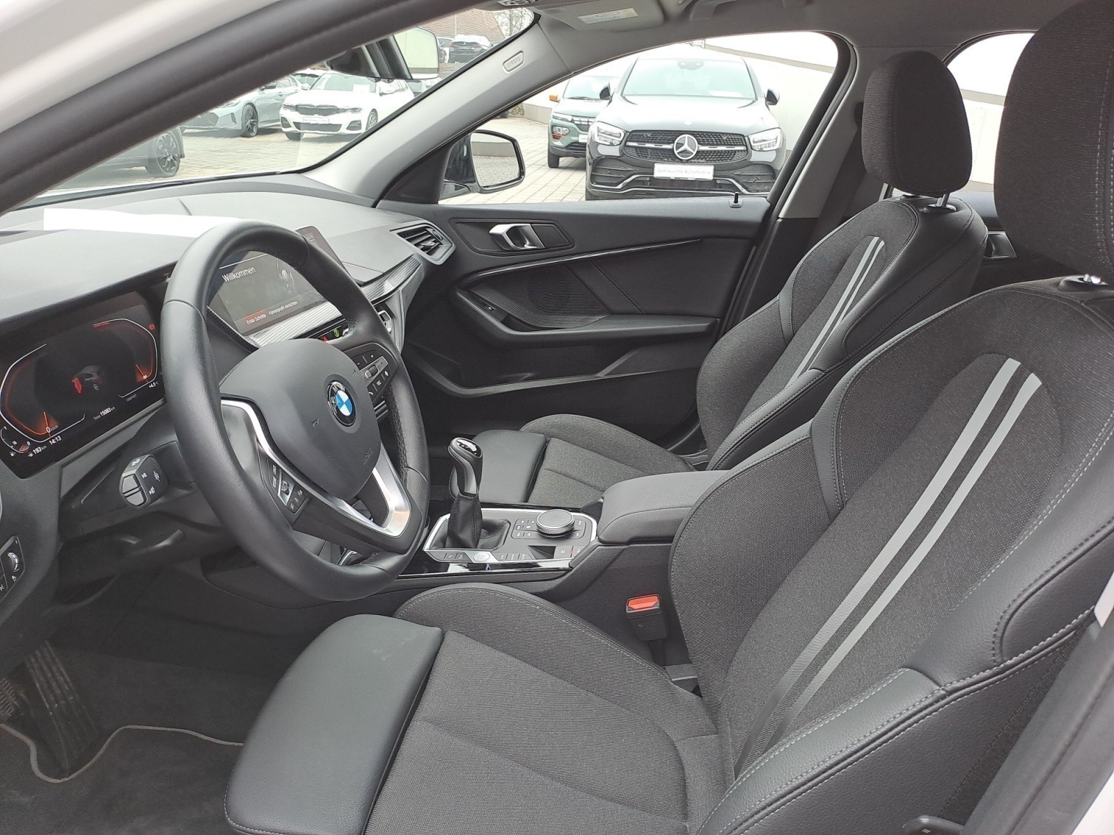 BMW - 118i Sport Line