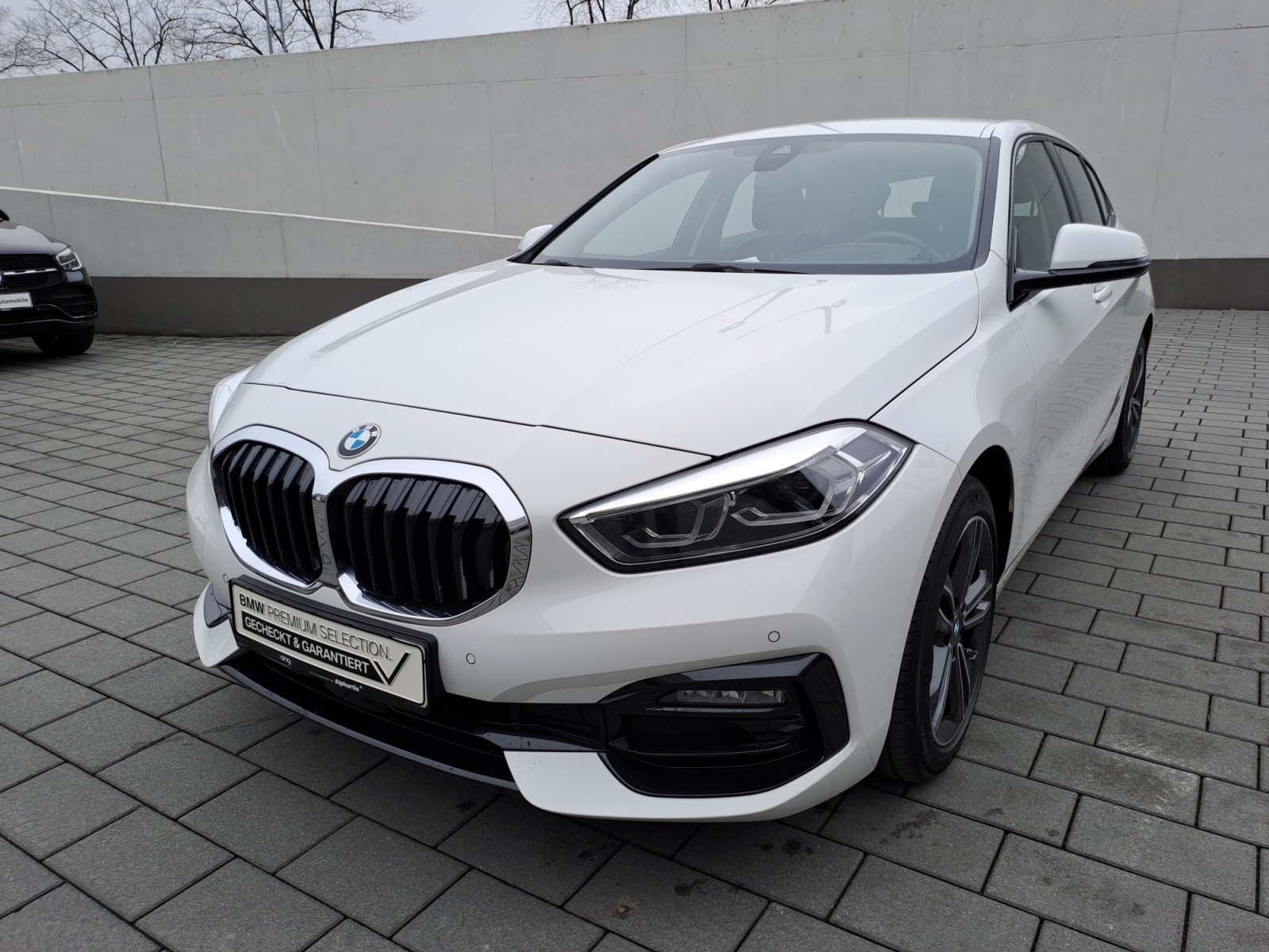 BMW - 118i Sport Line