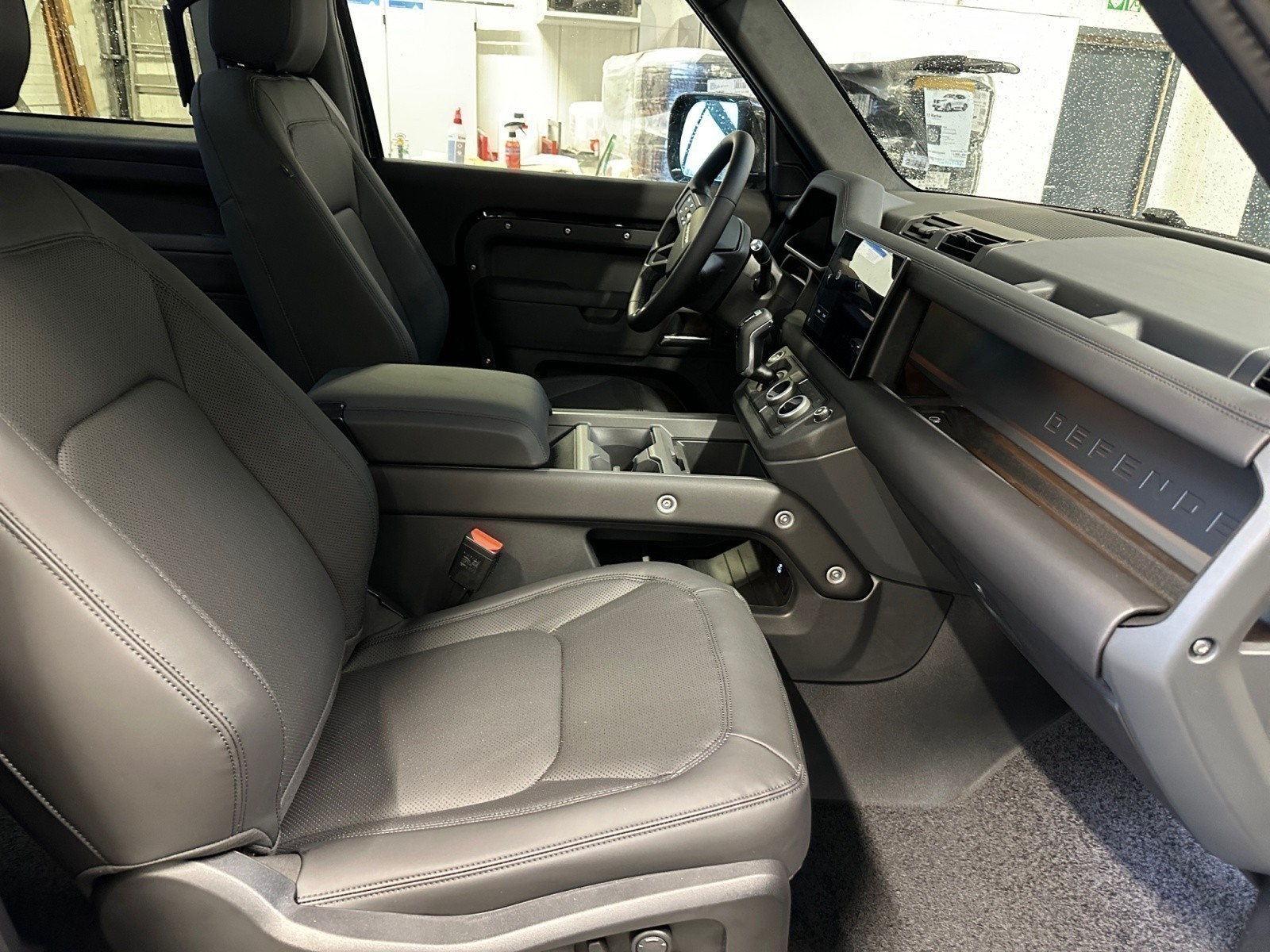 Land Rover - Defender 90 D300 X-Dynamic SE