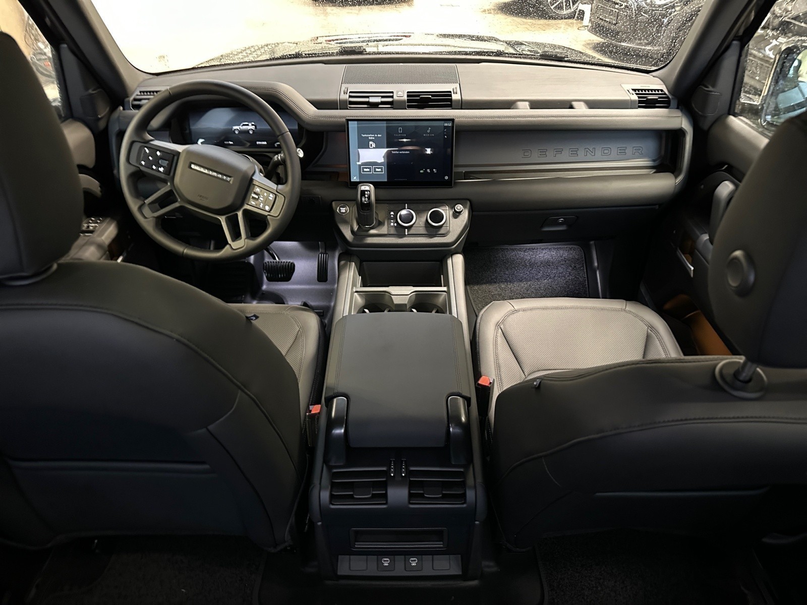 Land Rover - Defender 90 D300 X-Dynamic SE