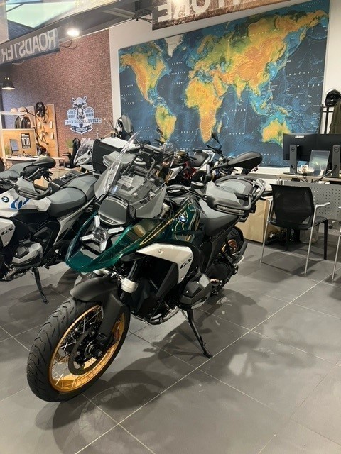 BMW Motorrad - R 1300 GS mit Jekill & Hyde Auspuff