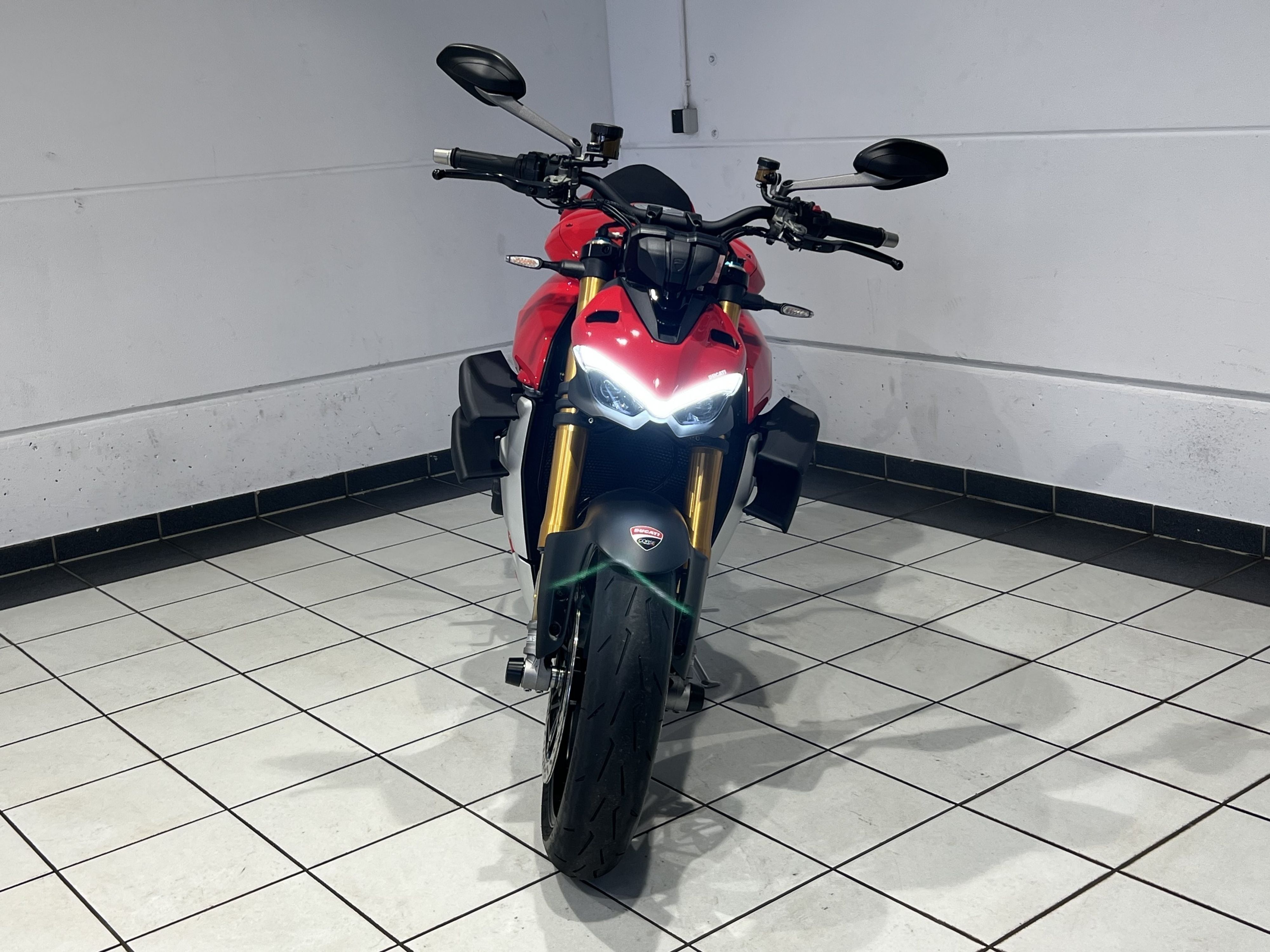 Ducati - Streetfighter V4S