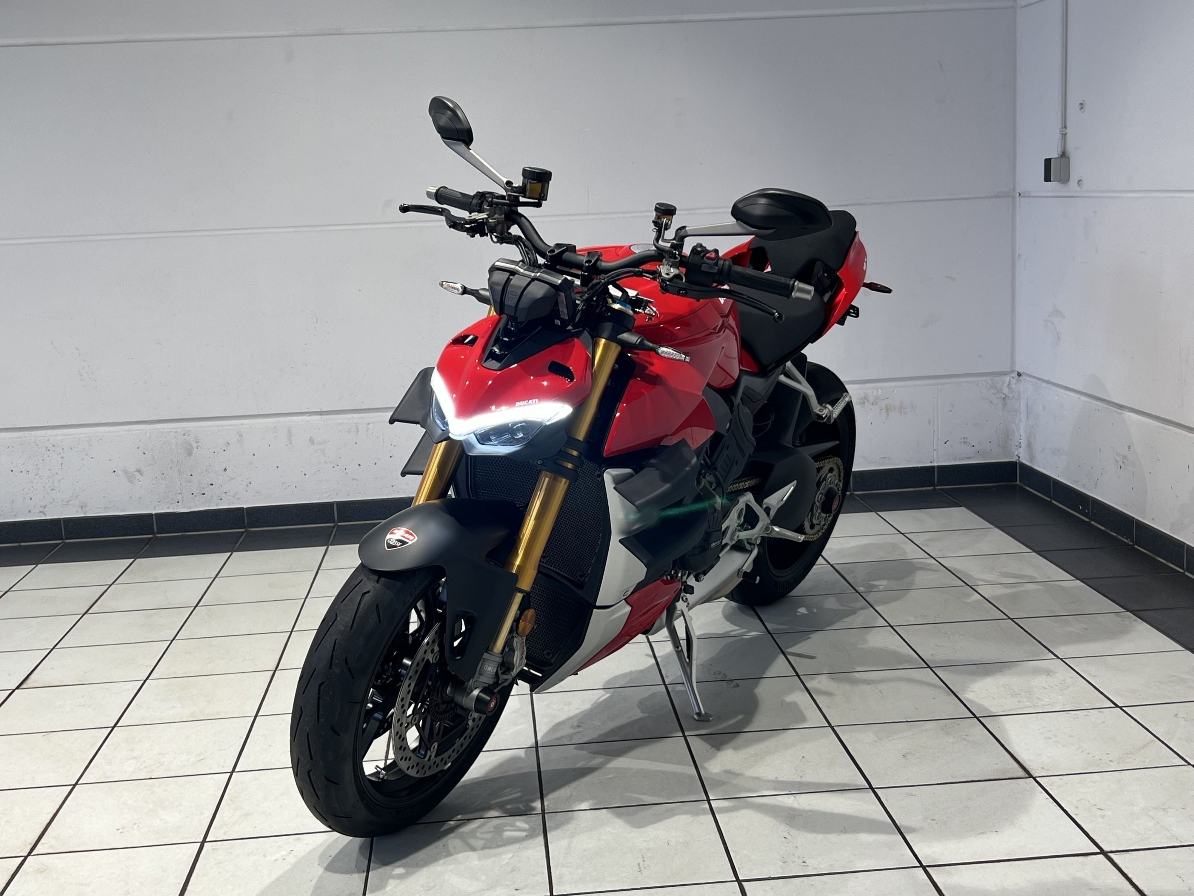 Ducati - Streetfighter V4S