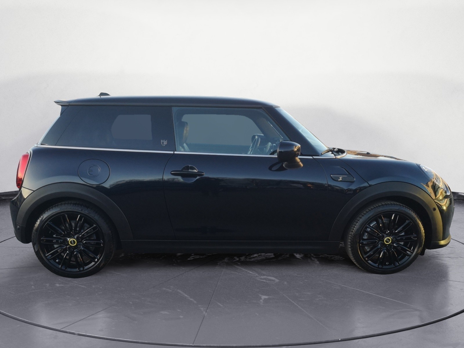 MINI - Cooper SE. MINI Yours Trim