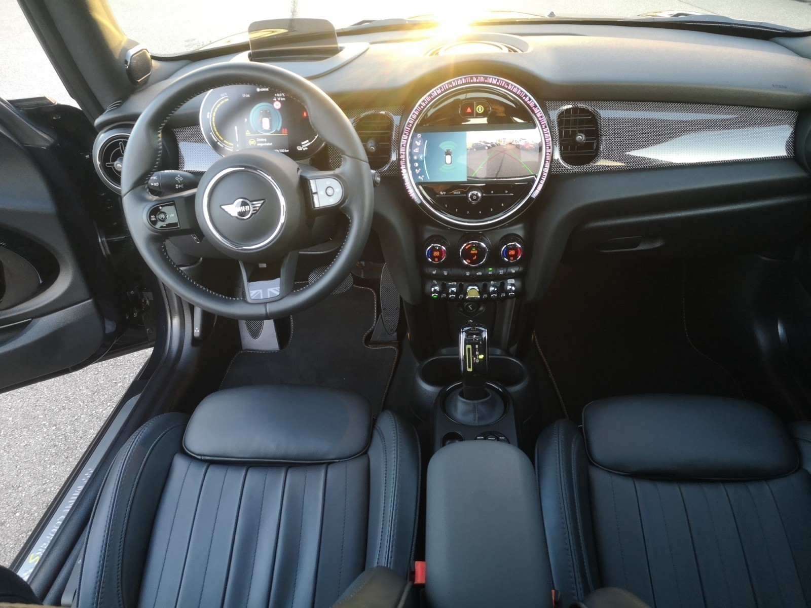 MINI - Cooper SE. MINI Yours Trim